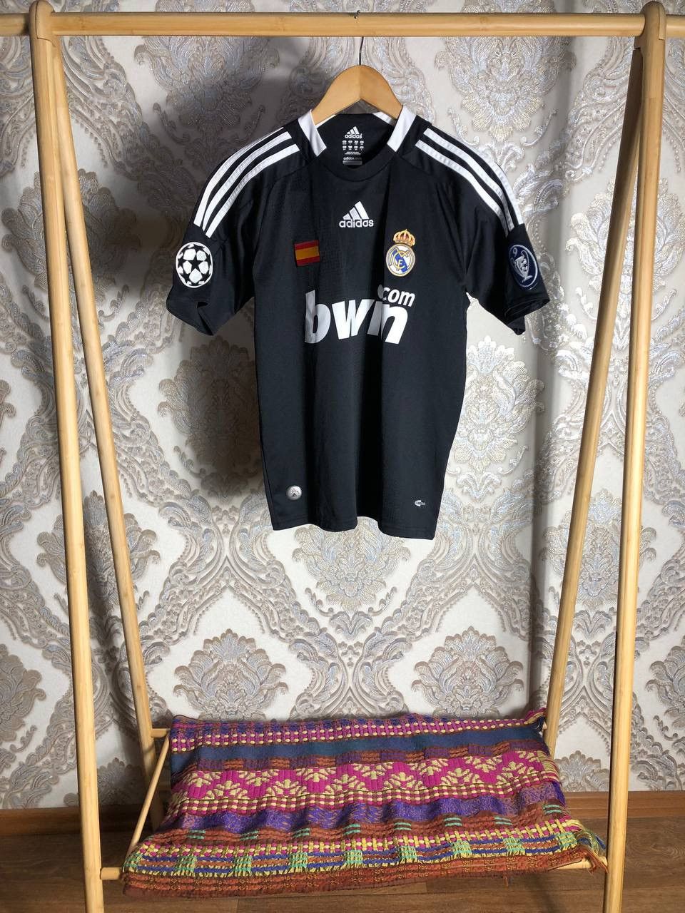 Adidas VINTAGE ADIDAS FC REAL MADRID SPAIN SOCCER JERSEY RETRO 90s Size US S / EU 44-46 / 1 - 1 Thumbnail