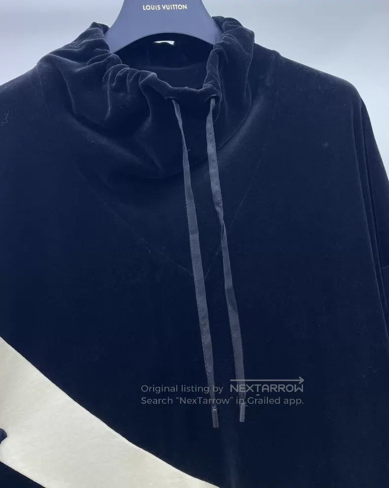 Louis Vuitton Louis Vuitton 25 Black, White and Red Color-Block Velvet h Size US S / EU 44-46 / 1 - 4 Thumbnail