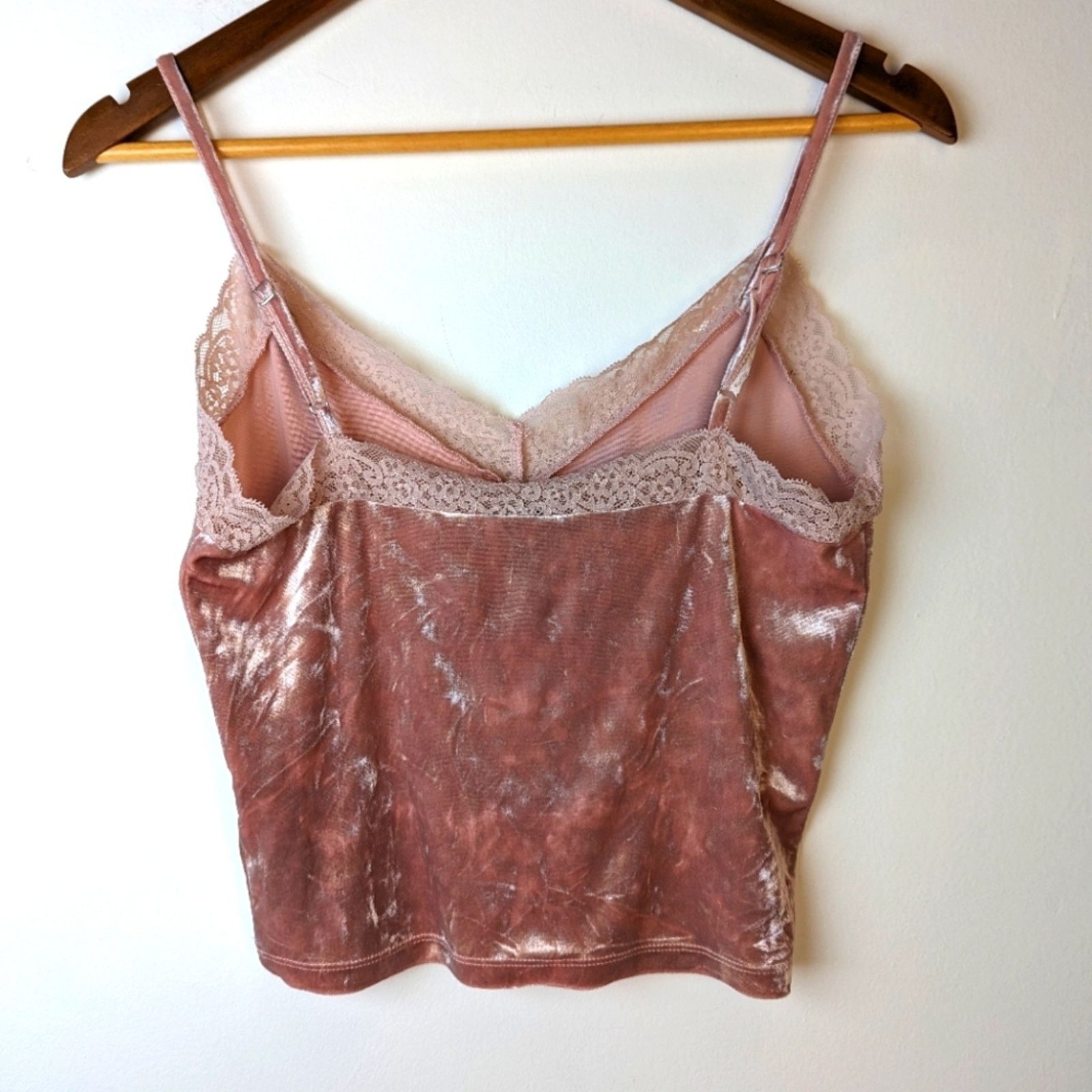 Forever 21 Forever 21 Lace Trim Velvet Cami- Medium Size M / US 6-8 / IT 42-44 - 3 Thumbnail