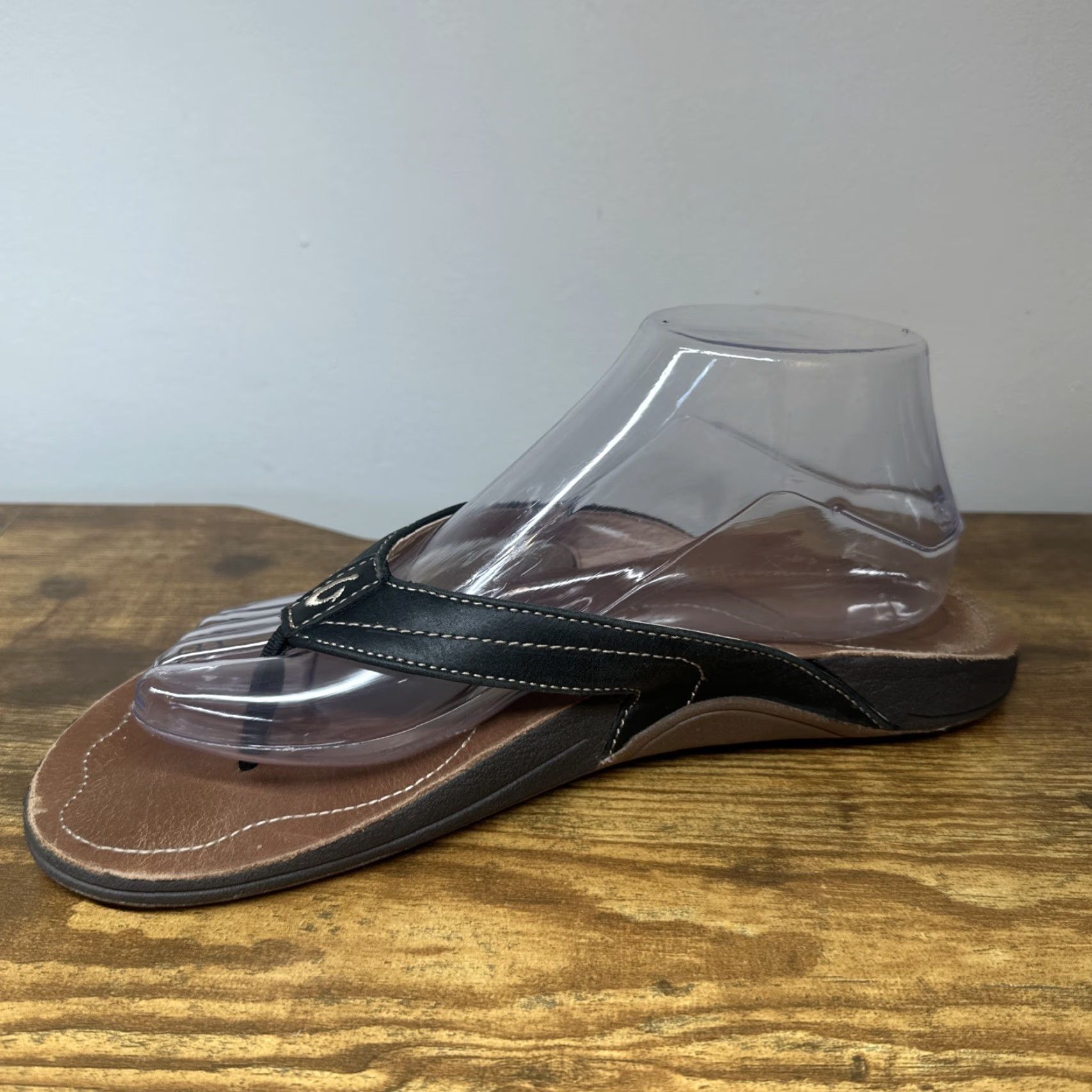 Olukai OluKai Sandal Women Black Leather Thong Flip Flop 10 Casual Beach Vacation Women's Shoes Size US 10 / IT 40 - 5 Thumbnail