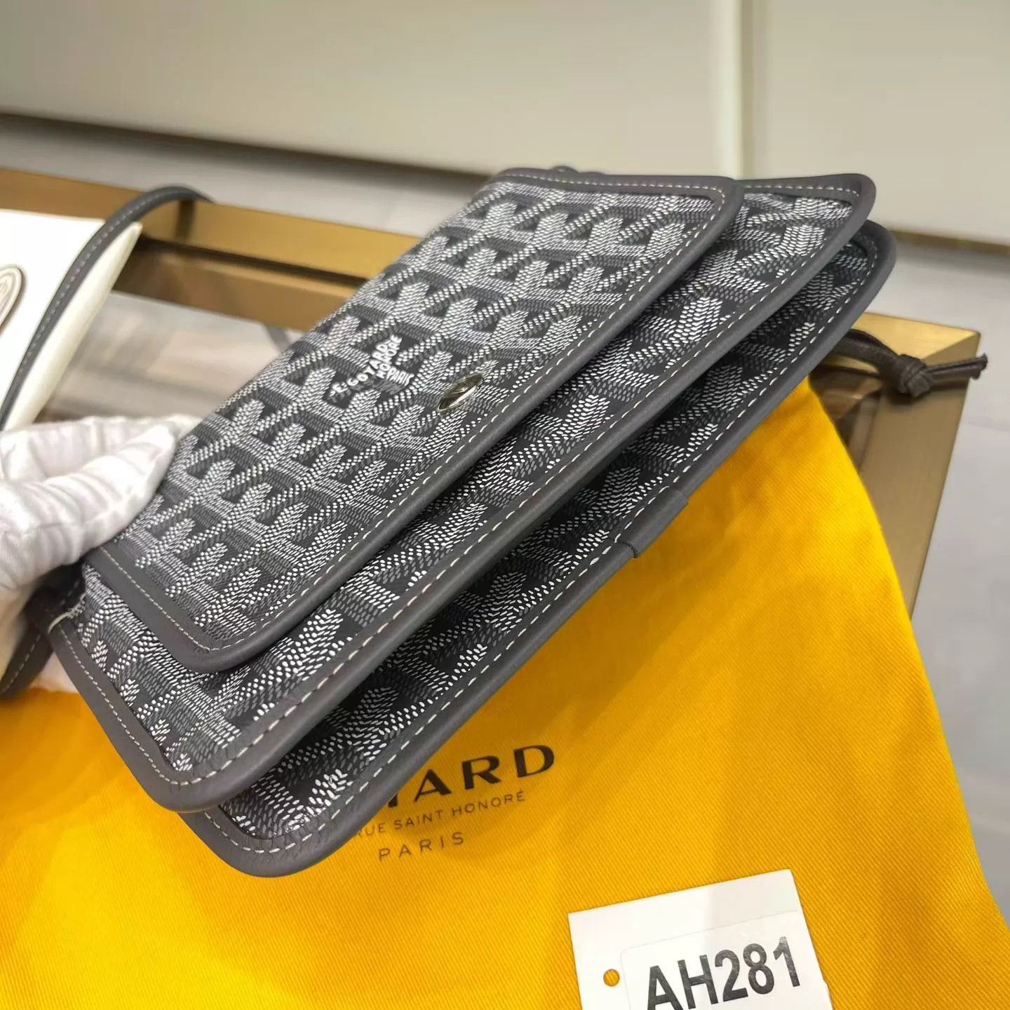 Goyard Goyard Plumet Gray Envelope Goyardine 20x14 cross AH281 Size ONE SIZE - 5 Thumbnail