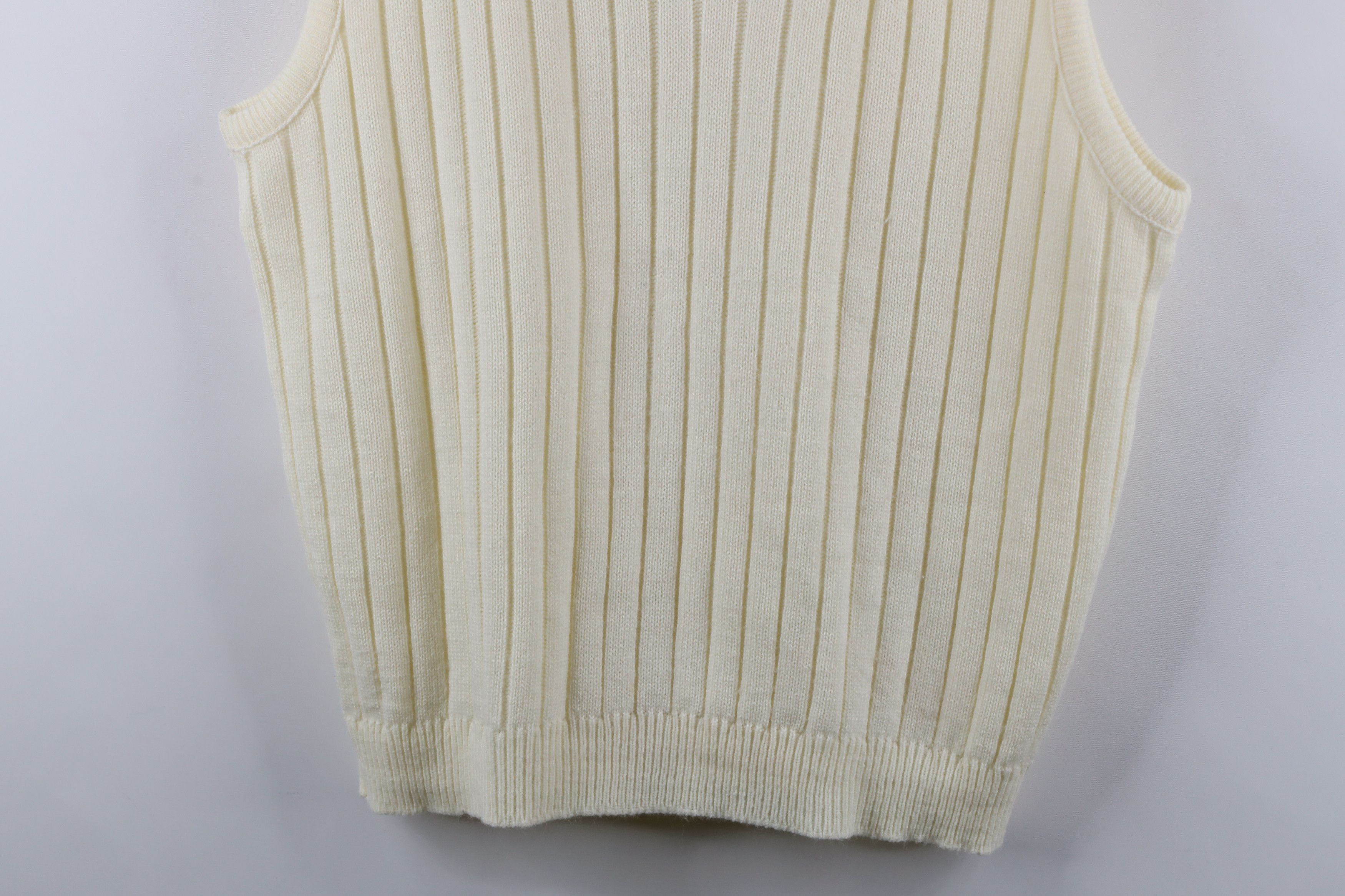 Vintage Vintage 70s Streetwear Knit V-Neck Sweater Vest Cream USA Size US L / EU 52-54 / 3 - 3 Thumbnail