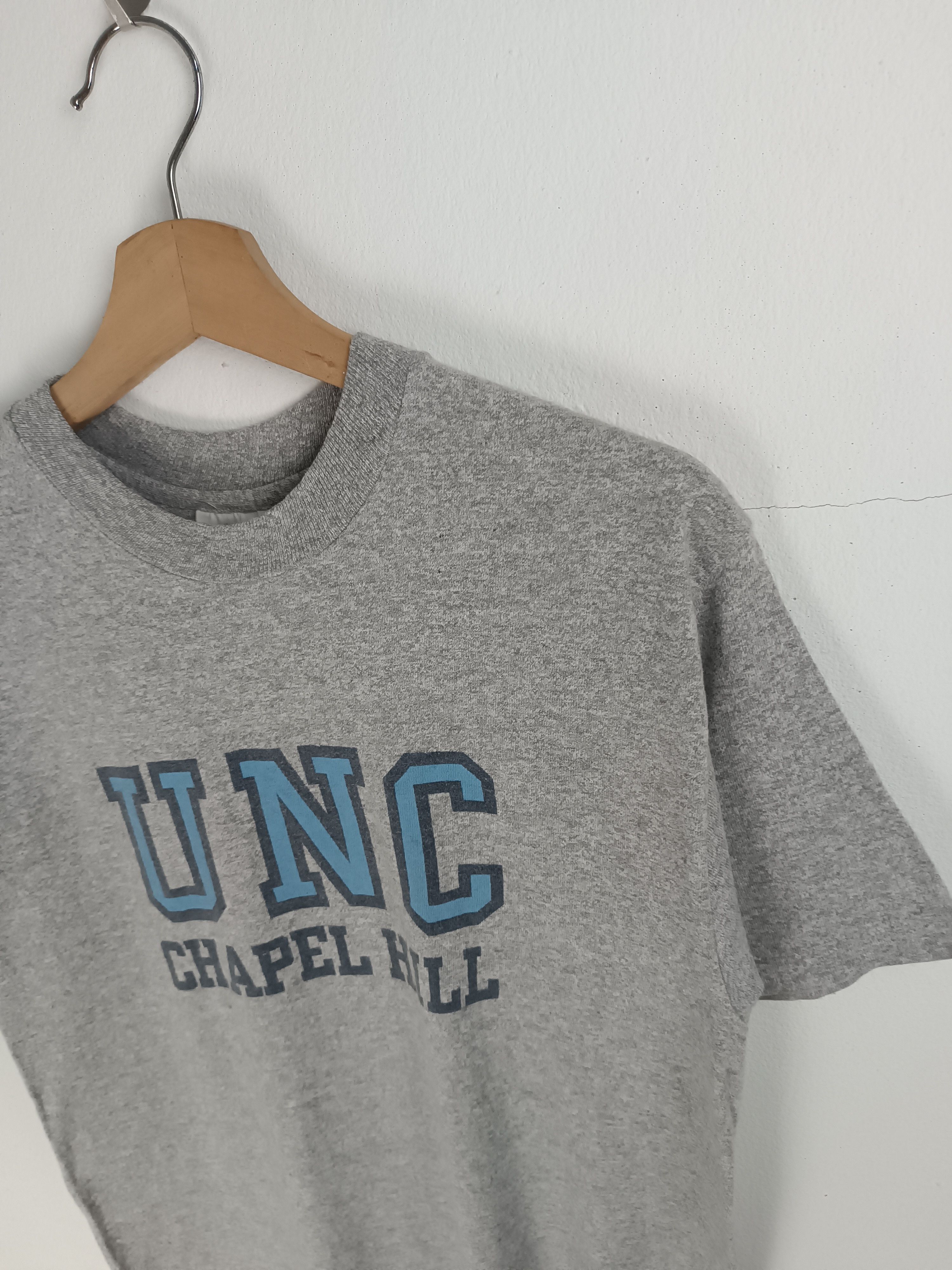 Vintage VINTAGE 80'S UNC CHAPEL HILL RAYON RAYON TEE VERY RARE Size US S / EU 44-46 / 1 - 9 Thumbnail