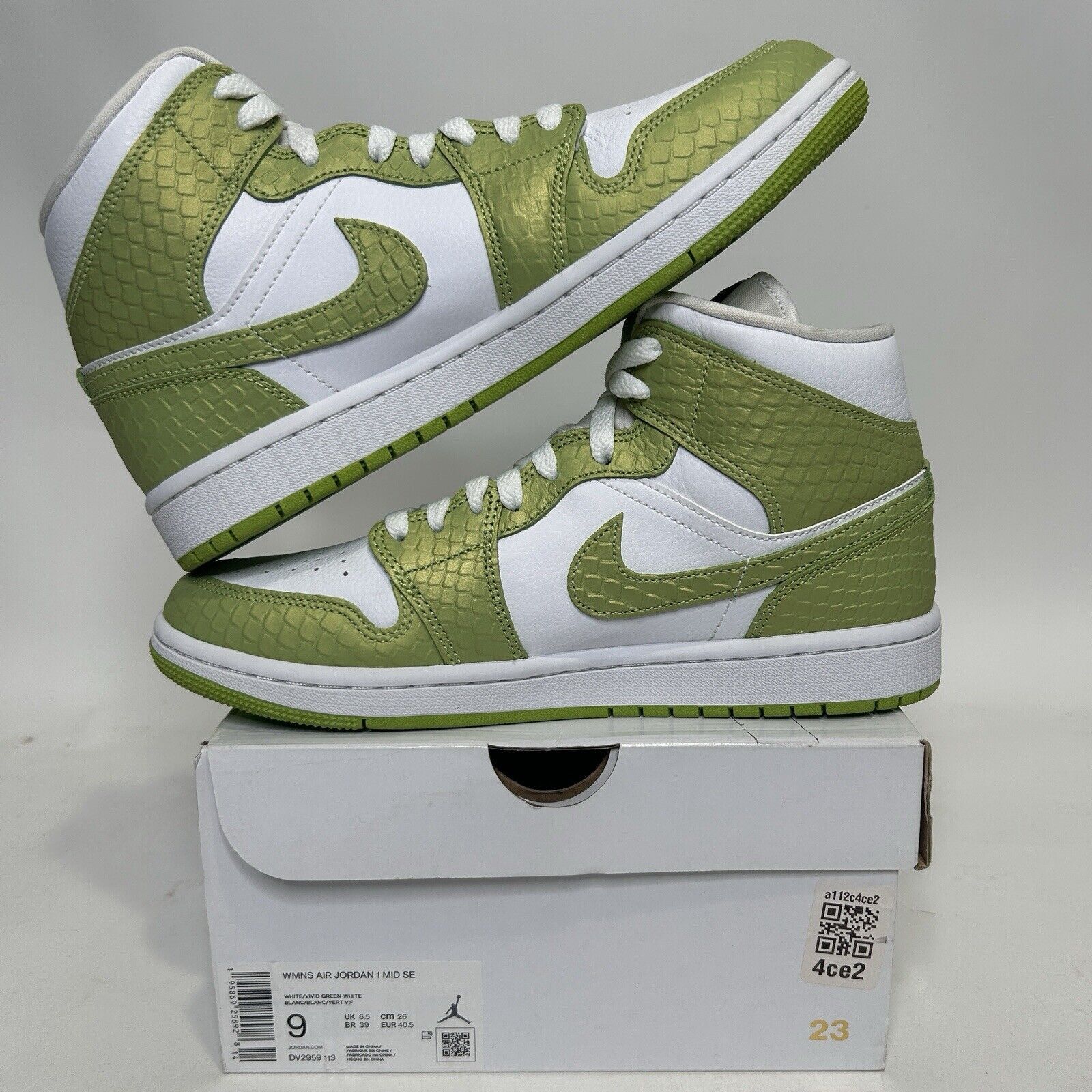 Nike Nike Air Jordan 1 Mid WMNS SE “Python/Vivid Green” 2024 Size US 9 / IT 39 - 3 Thumbnail