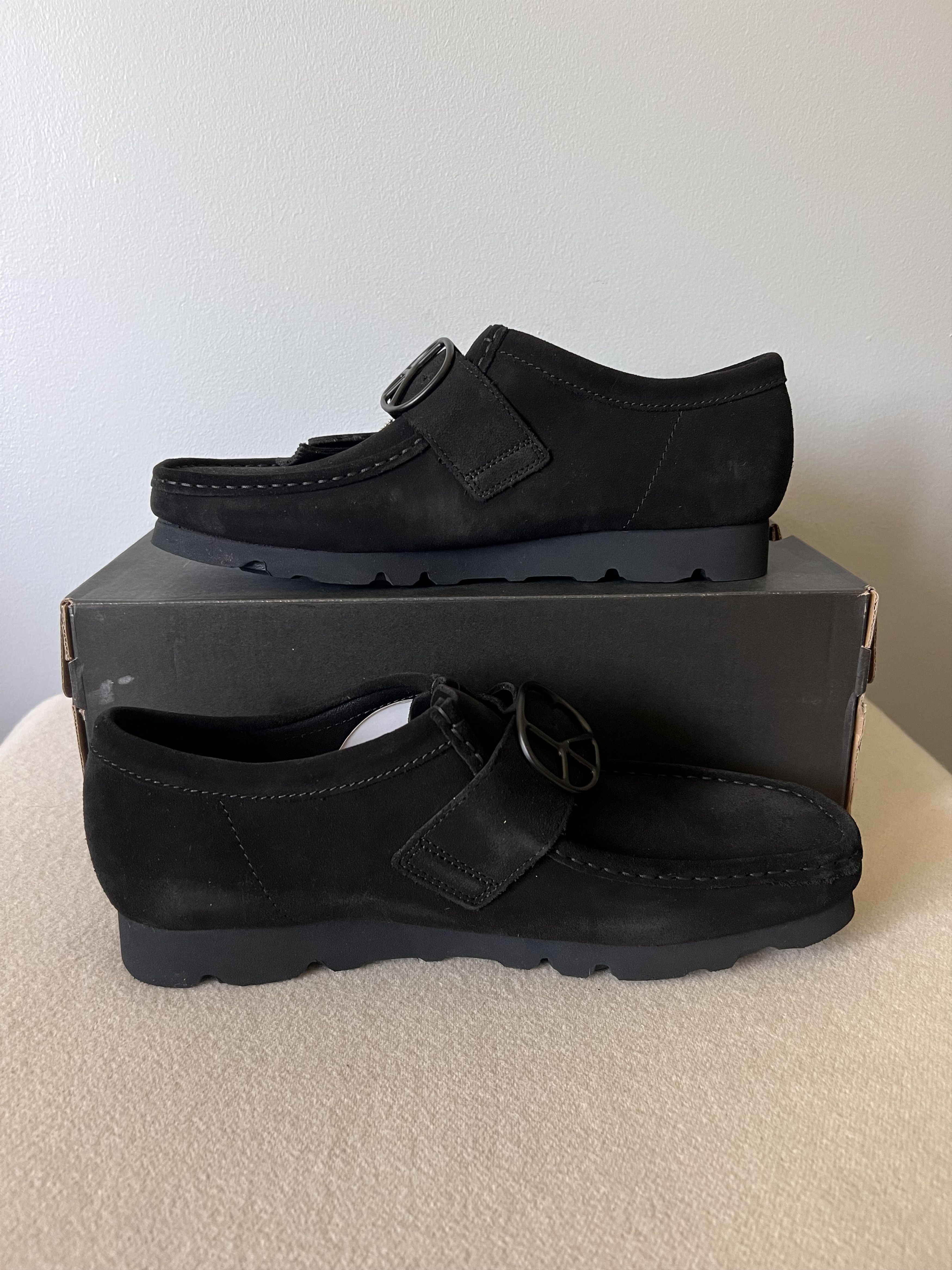 Needles Needles Clarks Walla Lo in Black Suede Size US 12 / EU 45 - 3 Thumbnail