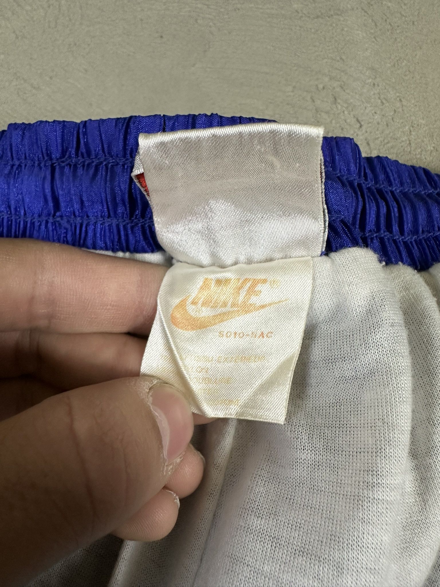 Nike 80s Vintage Nike Baggy Oversized Nylon Trackpants Size US 40 / EU 56 - 11 Thumbnail