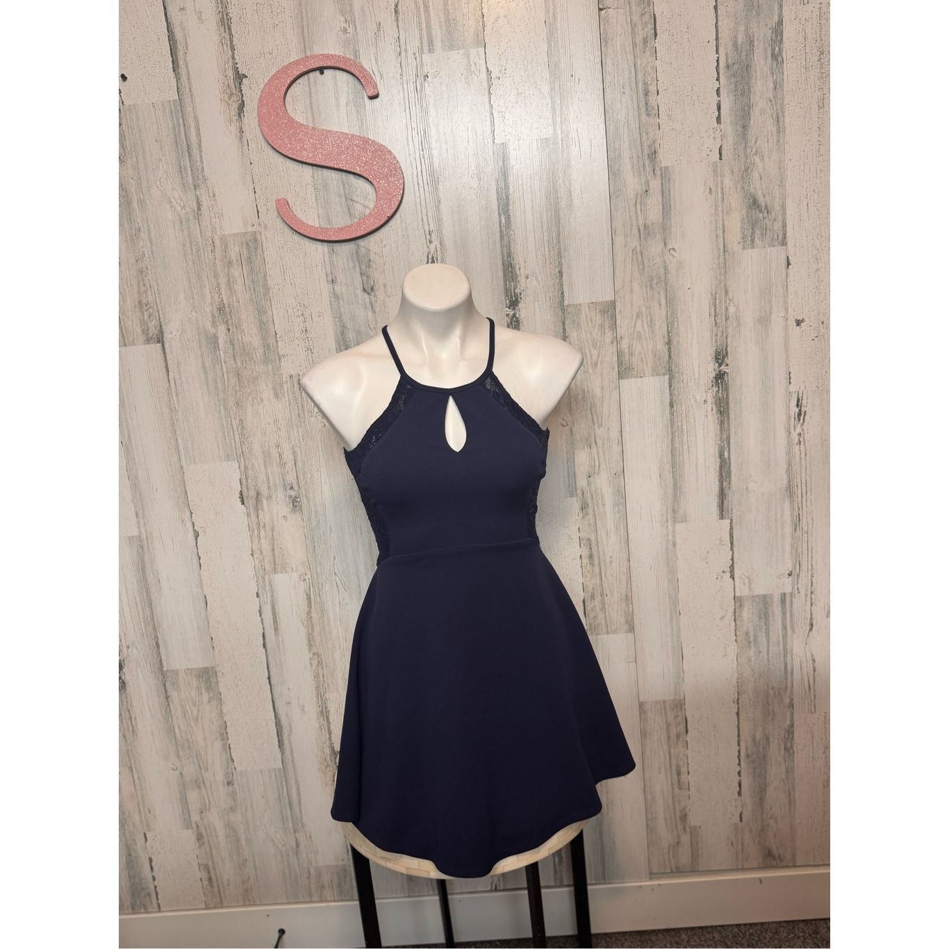 Other Speechless Navy Halter Lace Skater Dress Size 3 Size XS / US 0-2 / IT 36-38 - 1 Thumbnail