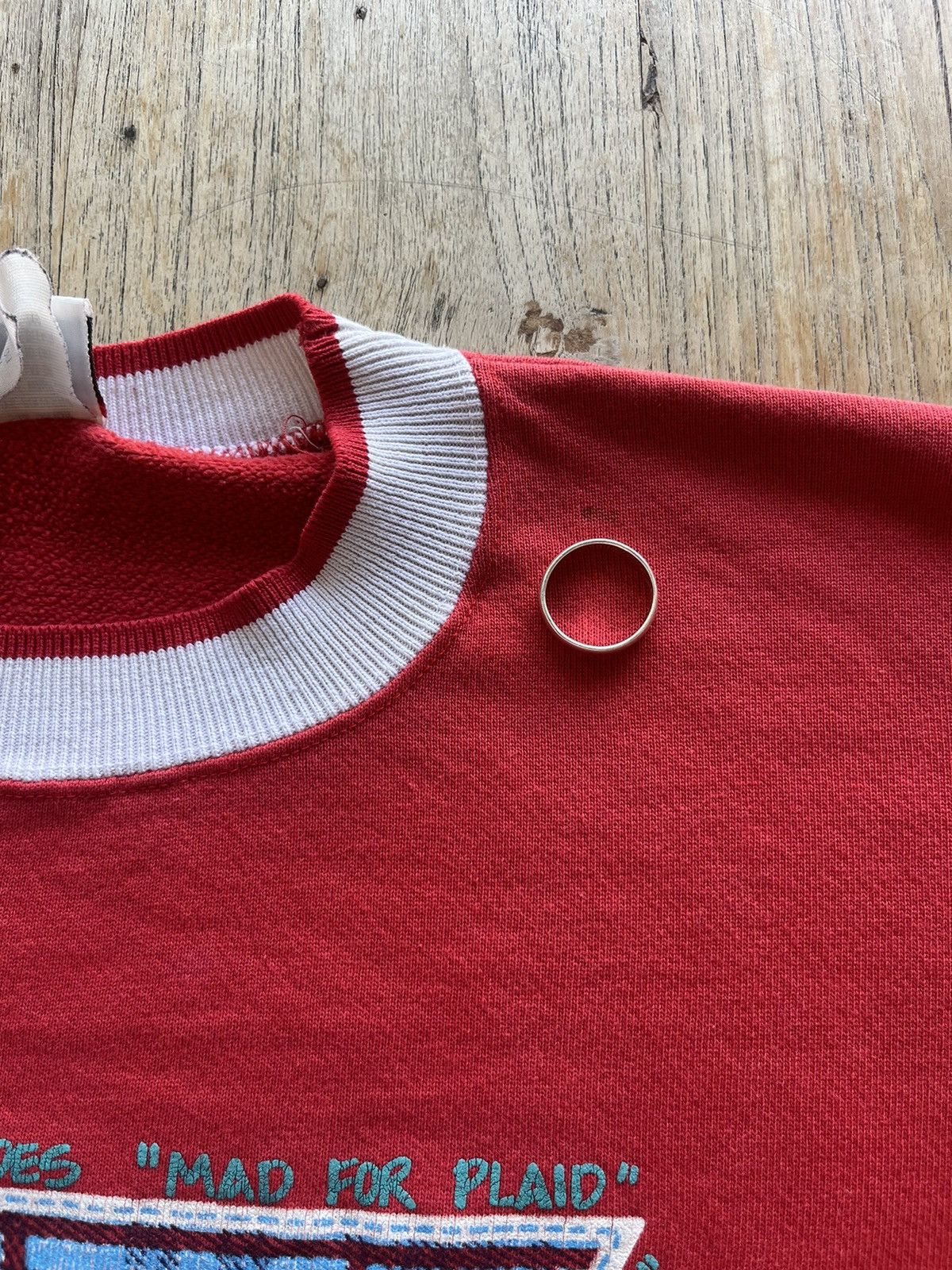 Vintage GUESS Sweater 1988’s Big logo