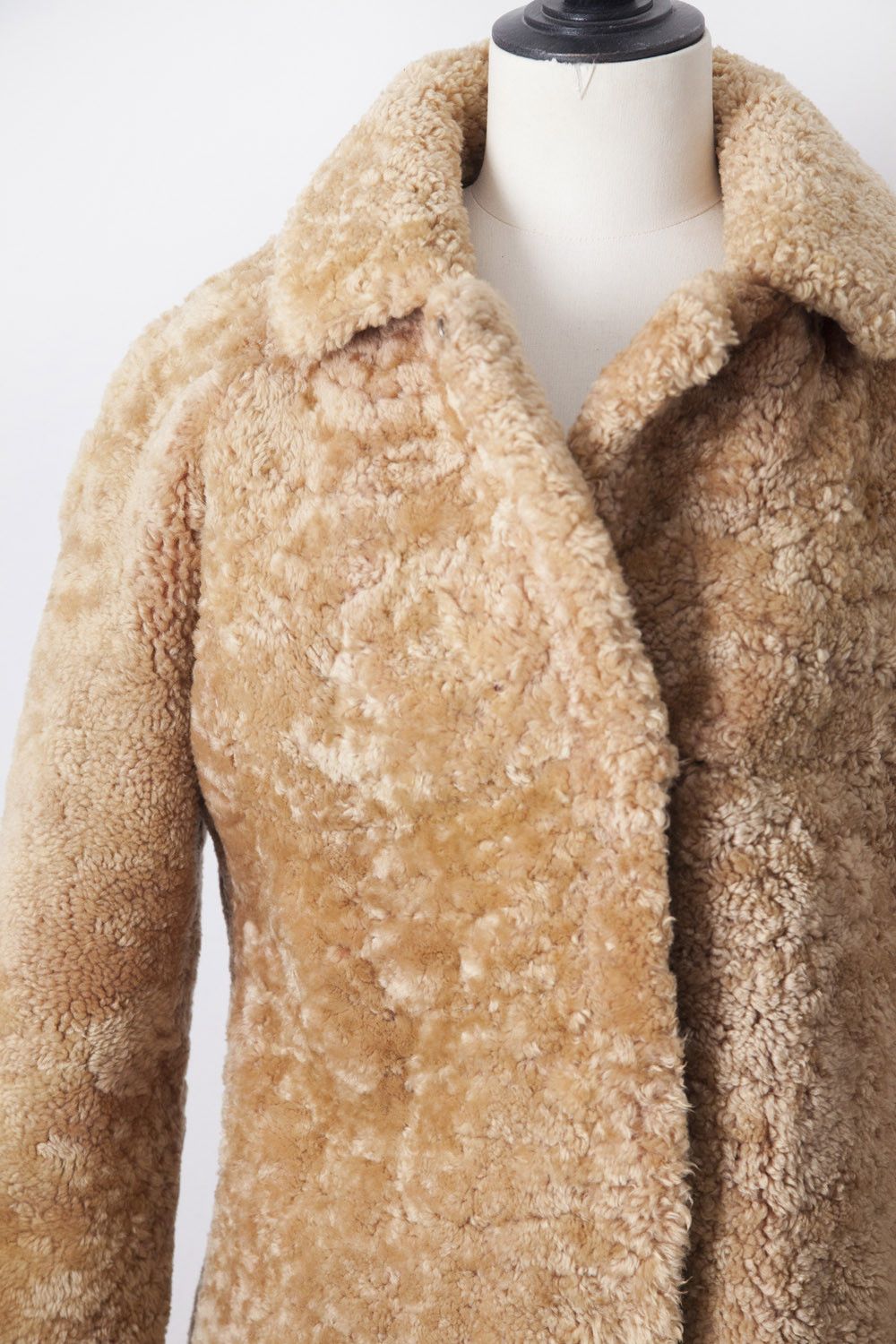 Vintage Vintage Lambskin shearling coat Size XS / US 0-2 / IT 36-38 - 2 Thumbnail