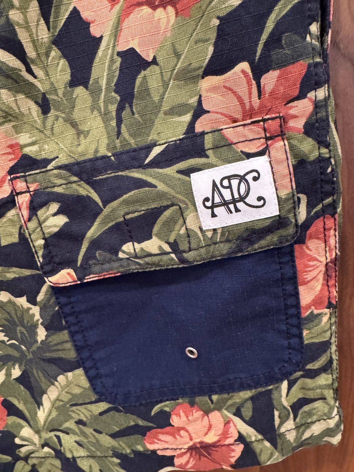 A.P.C. A.P.C. Floral Print Shorts NWT Size Medium Size US 32 / EU 48 - 4 Thumbnail