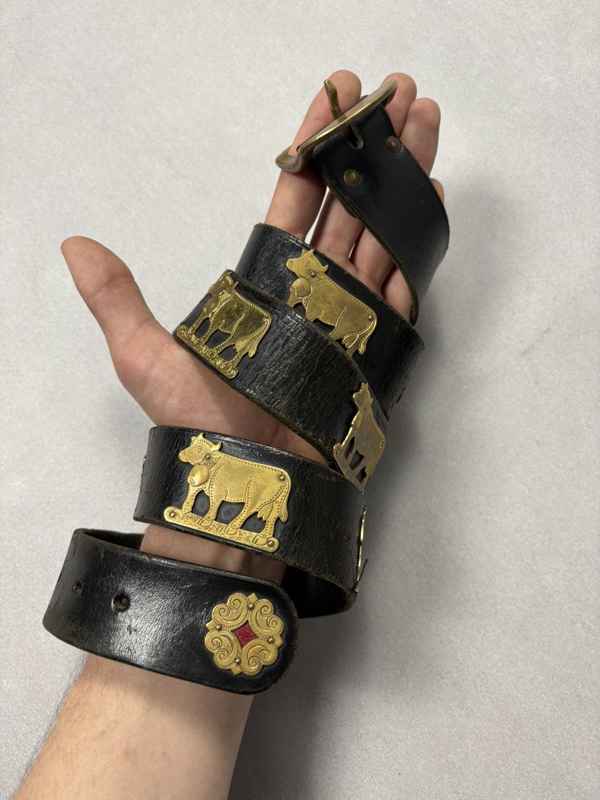 Vintage Vintage Etro Style Black Leather Belt Gold Animal Studs Boho Size ONE SIZE - 1 Thumbnail