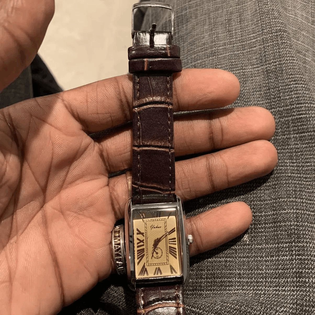 Vintage Vintage 90s vintage retro luxury style gold leather watch Size ONE SIZE - 2 Thumbnail