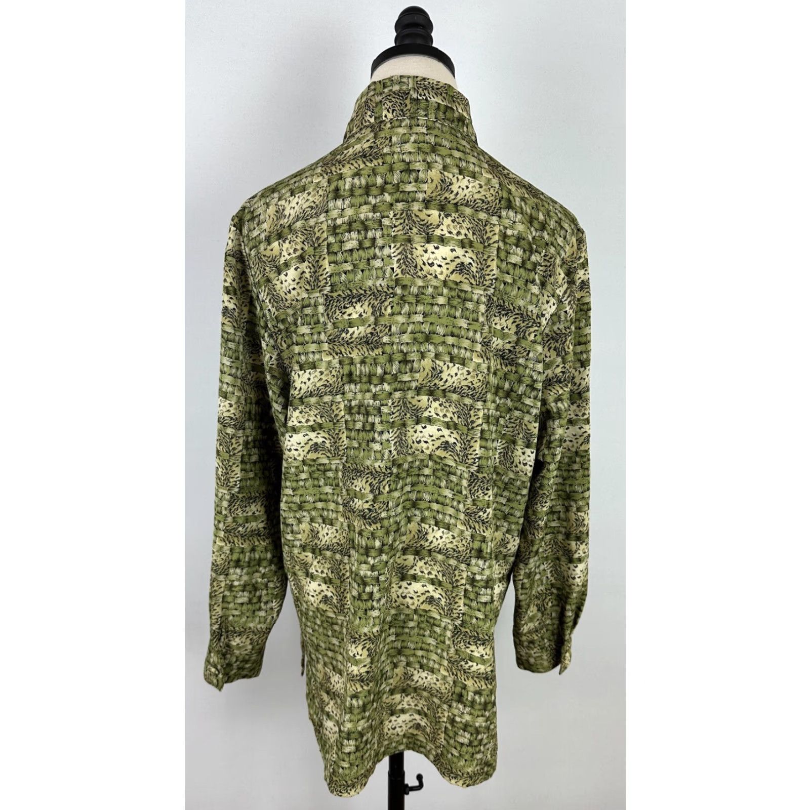 Vintage VINTAGE Liz Baker Blouse Boxy Long Sleeve Collared 90s Leopard Animal Print Green Medium Womens Size M / US 6-8 / IT 42-44 - 6 Thumbnail