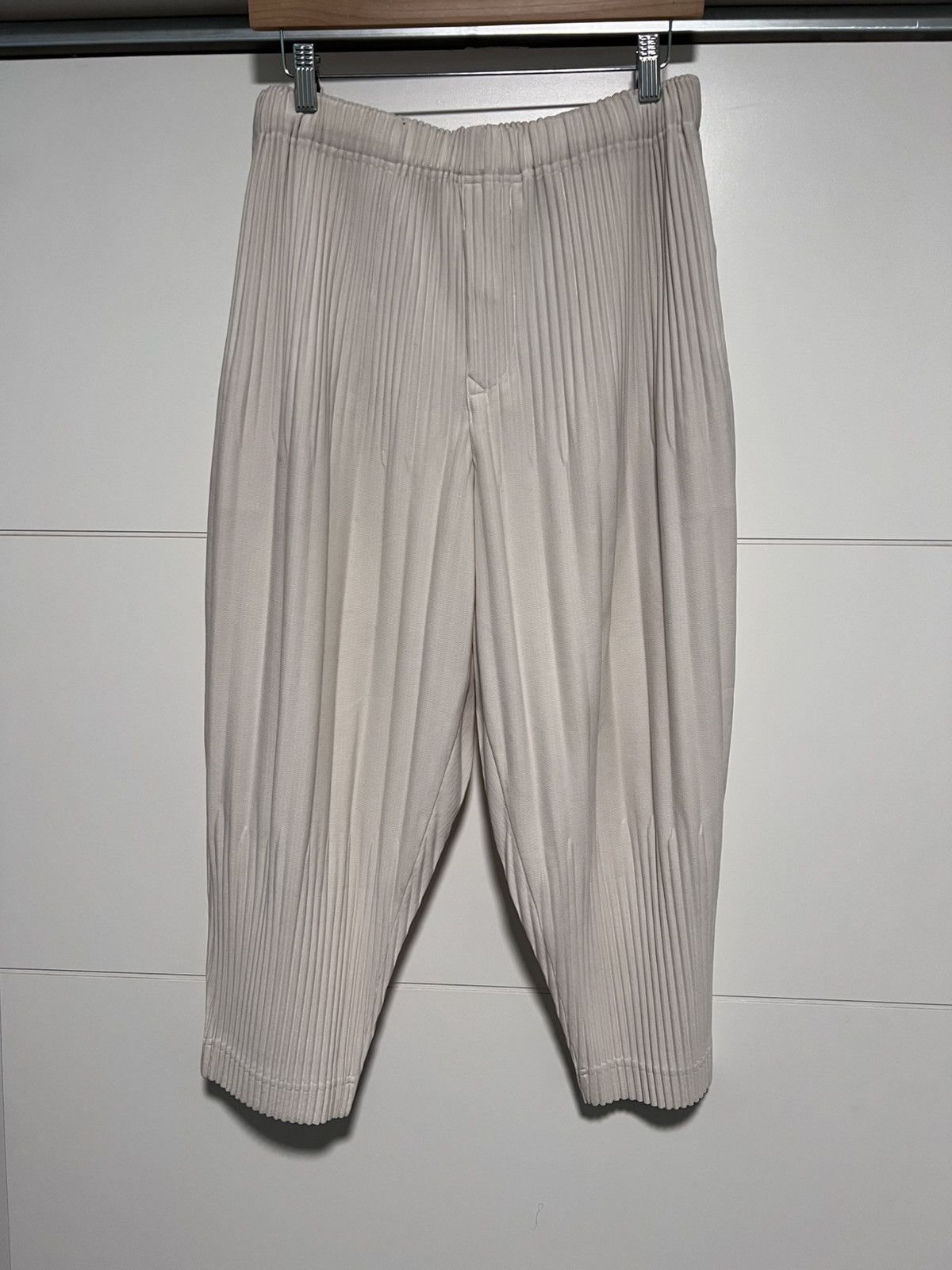 Homme Plisse Issey Miyake Issey Miyake Homme Plisse cropped balloon trousers Size US 32 / EU 48 - 1 Thumbnail