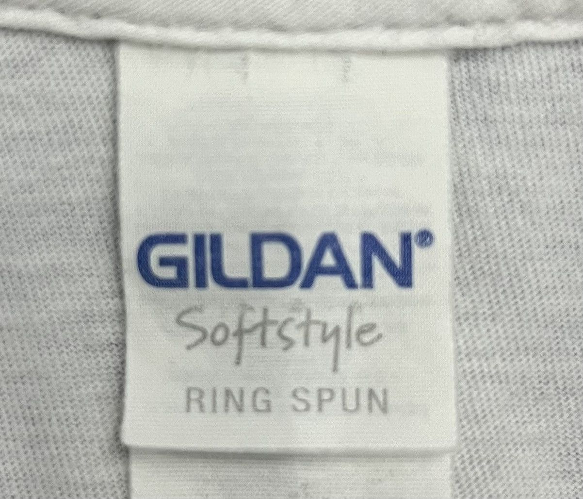 Band Tees × Gildan GILDAN SOFTSTYLE JONAS BROTHERS HAPPINESS BEGINS TOUR SHIRT Size US M / EU 48-50 / 2 - 6 Thumbnail