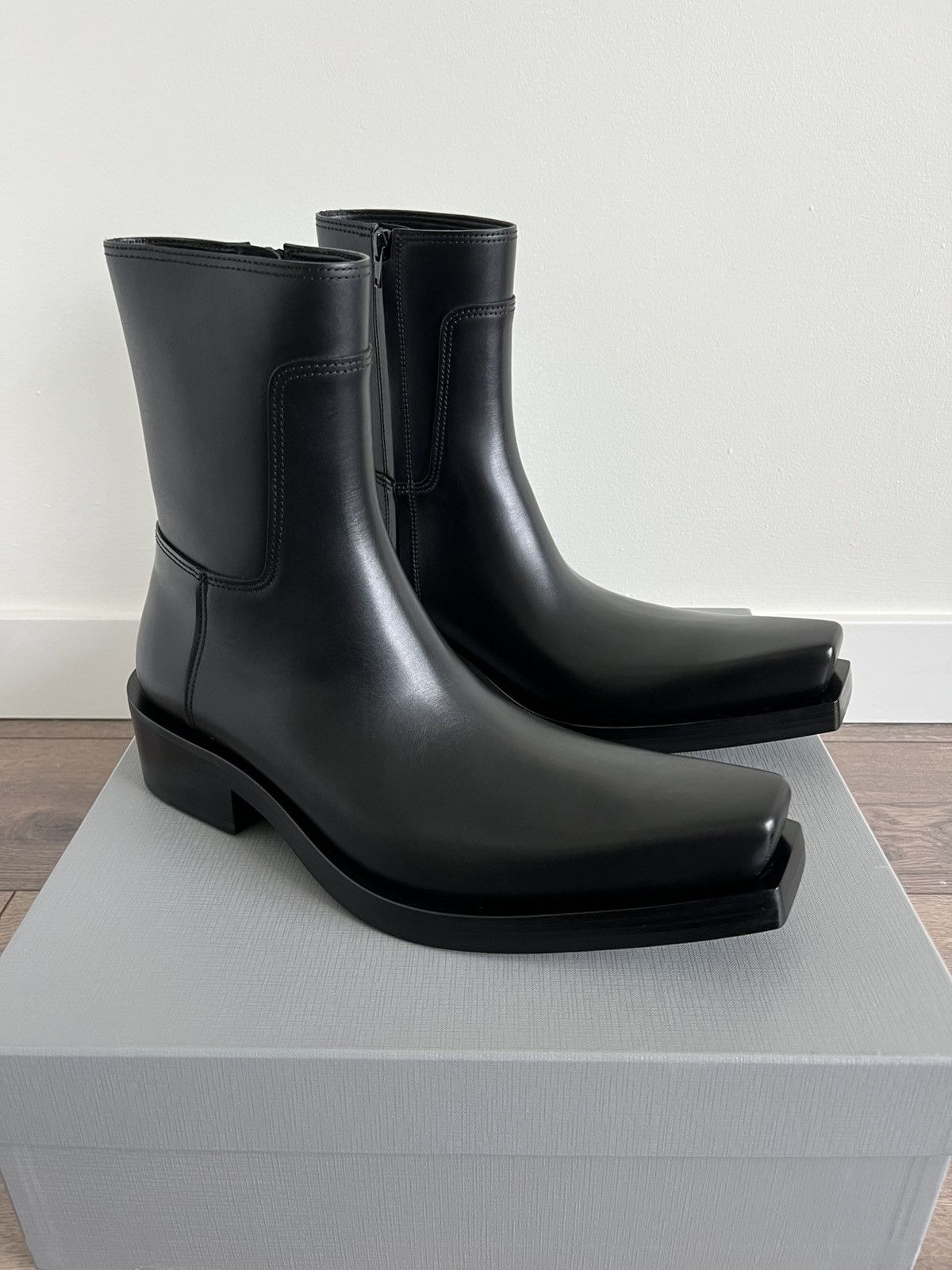 Balenciaga Balenciaga Black Calfskin Santiago Boots sz 40 | Grailed