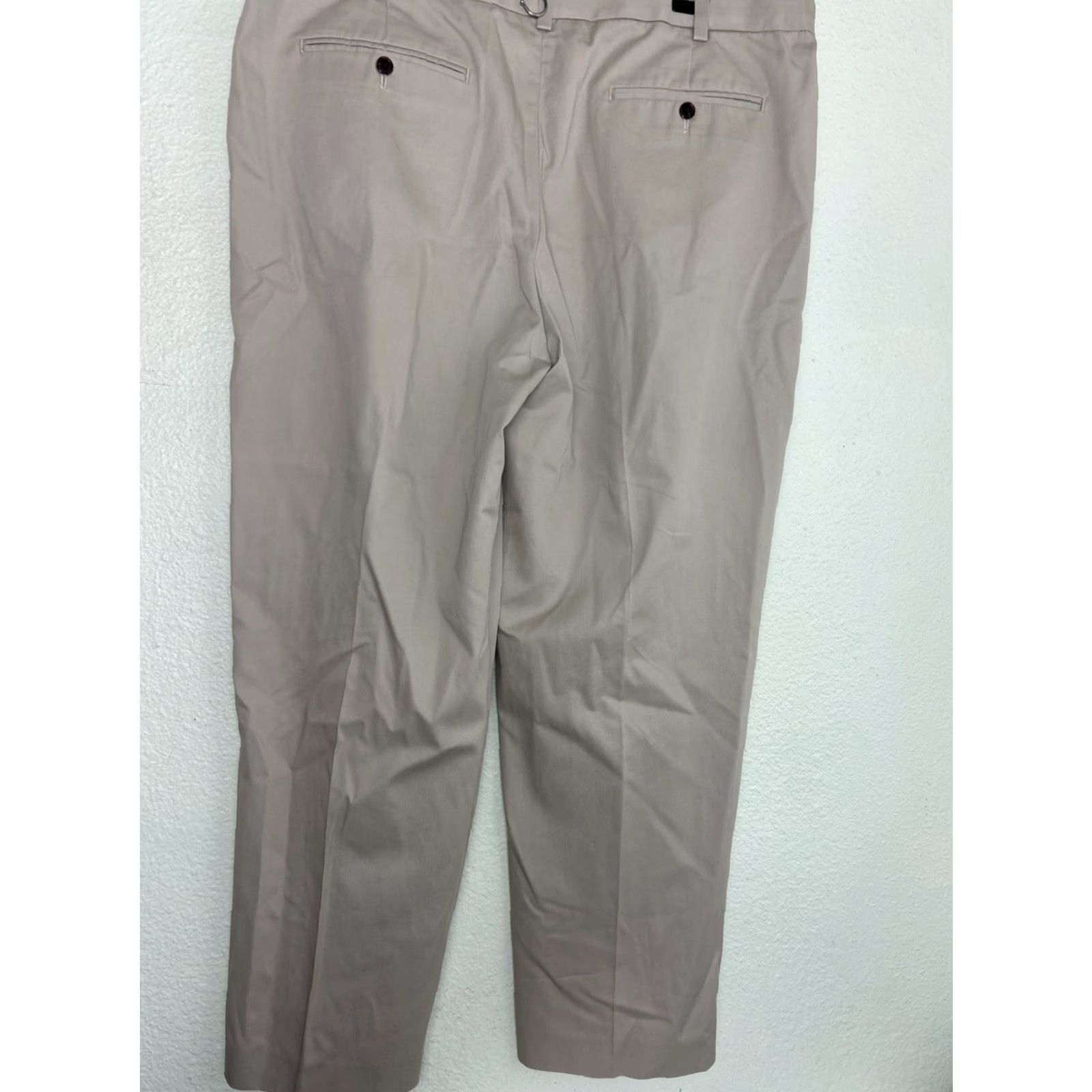 Eddie Bauer Eddie Bauer wrinkle free relaxed fit cotton pants Mens 42x30 Khaki Dress Pants Size US 42 / EU 58 - 7 Thumbnail