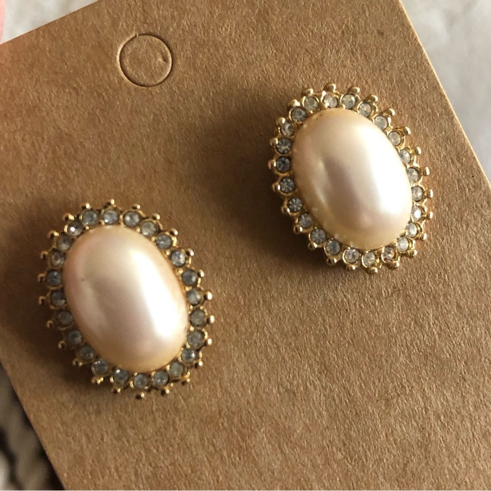 Monet Vintage Monet cream oval pearl halo pierced earrings Size ONE SIZE - 3 Thumbnail