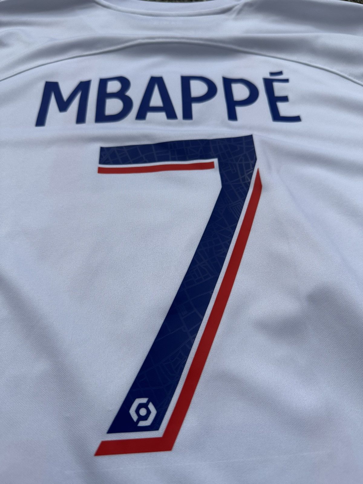Nike PSG Paris Mbappe 2023 Jersey Size US M / EU 48-50 / 2 - 6 Thumbnail