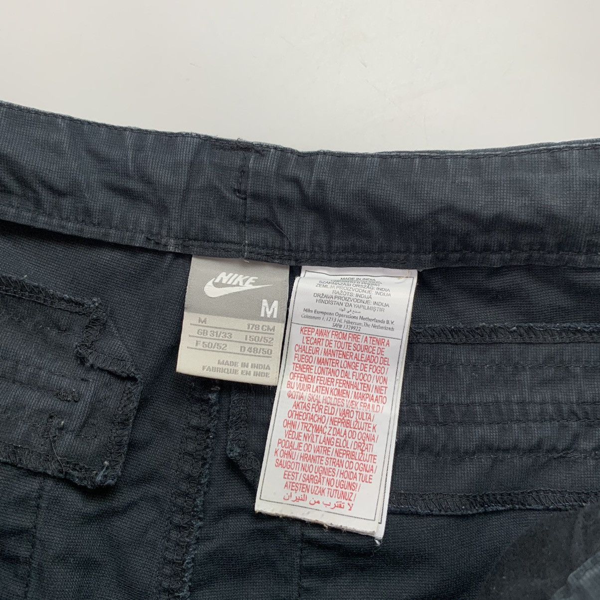 Nike Vintage Nike Faded Cargo Shorts Size M Size US 32 / EU 48 - 5 Thumbnail