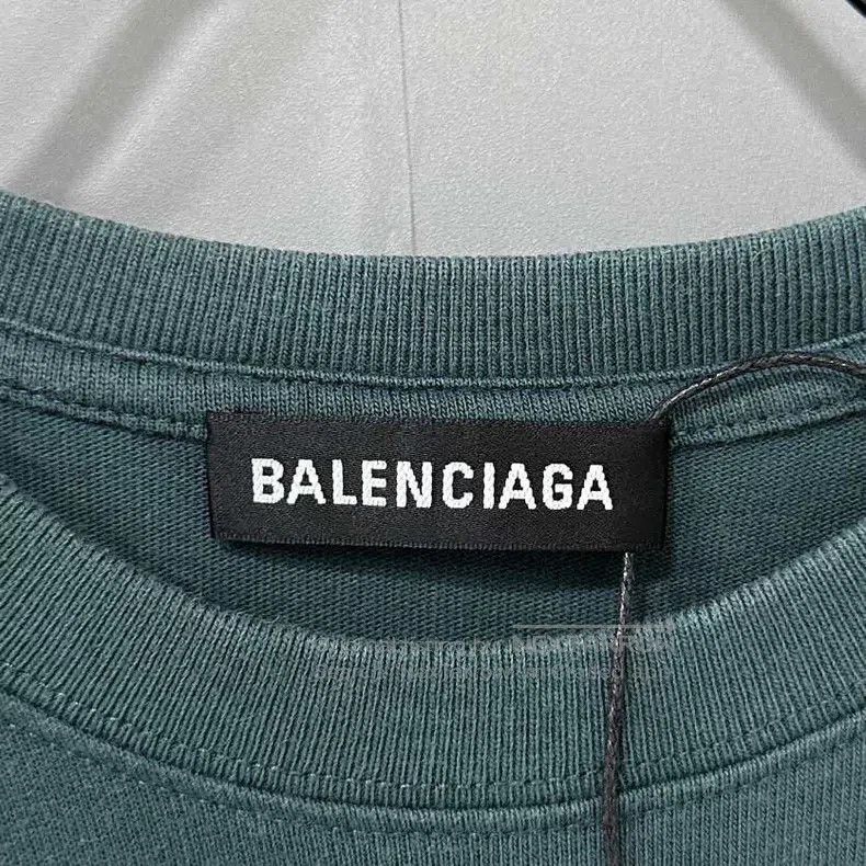 Balenciaga Balenciaga Dark Green Back Logo Short Sleeve Size US M / EU 48-50 / 2 - 5 Thumbnail