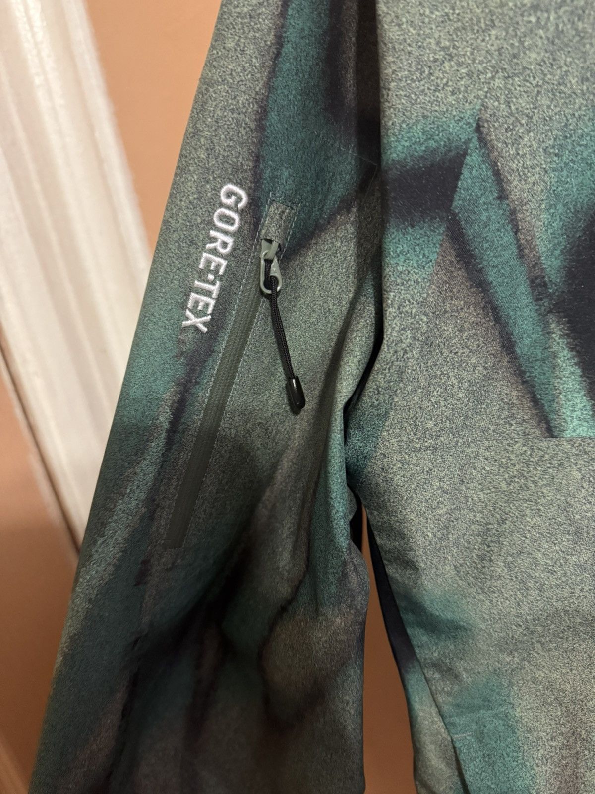 Supreme Supreme GORE-TEX Paclite Shell Jacket Olive Swirl Size US M / EU 48-50 / 2 - 3 Thumbnail