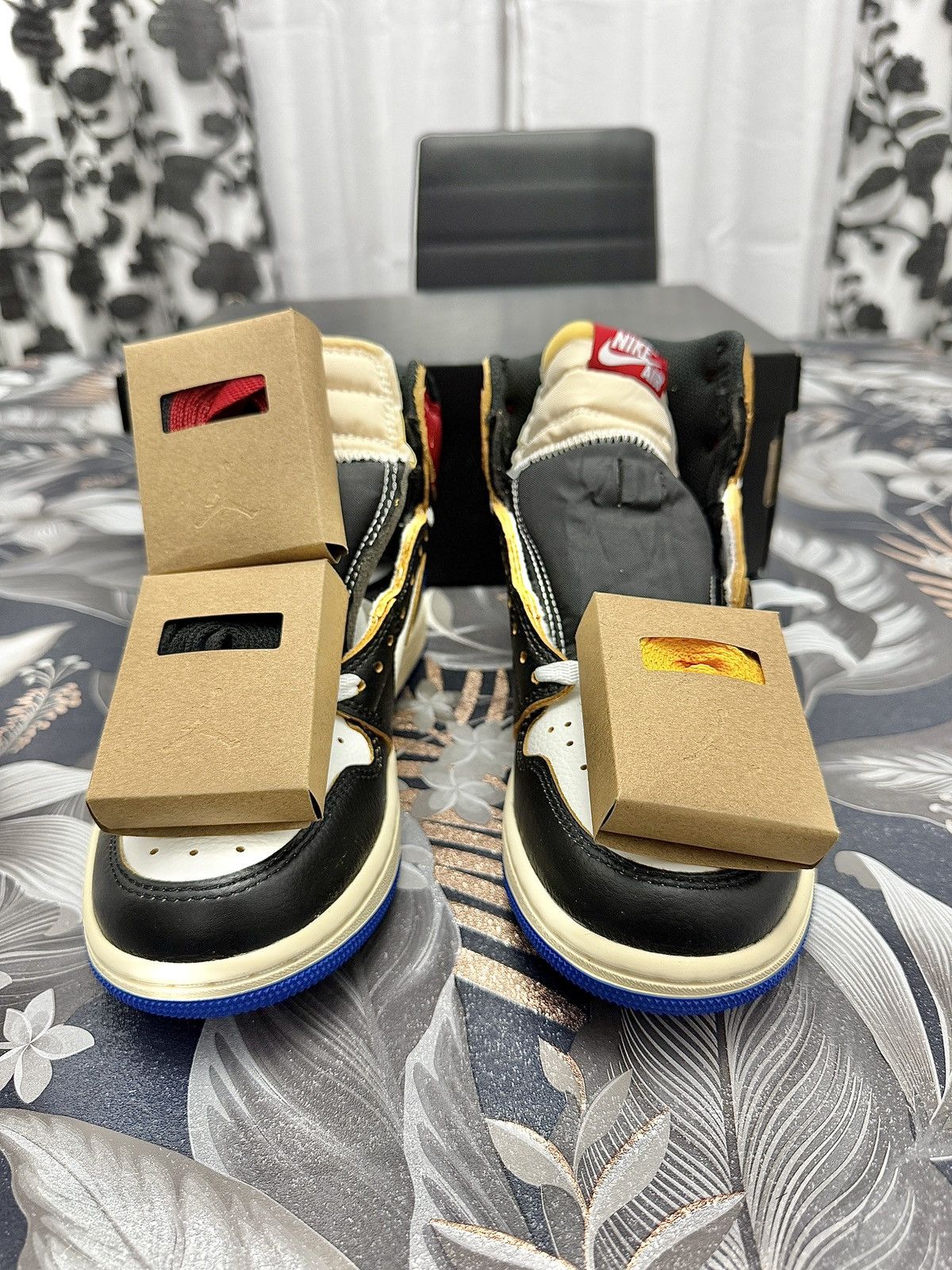 Jordan Brand × Union LA Jordan 1 Union LA x Fragment Varsity Red US 6.5 Size US 6.5 / EU 39-40 - 11 Thumbnail
