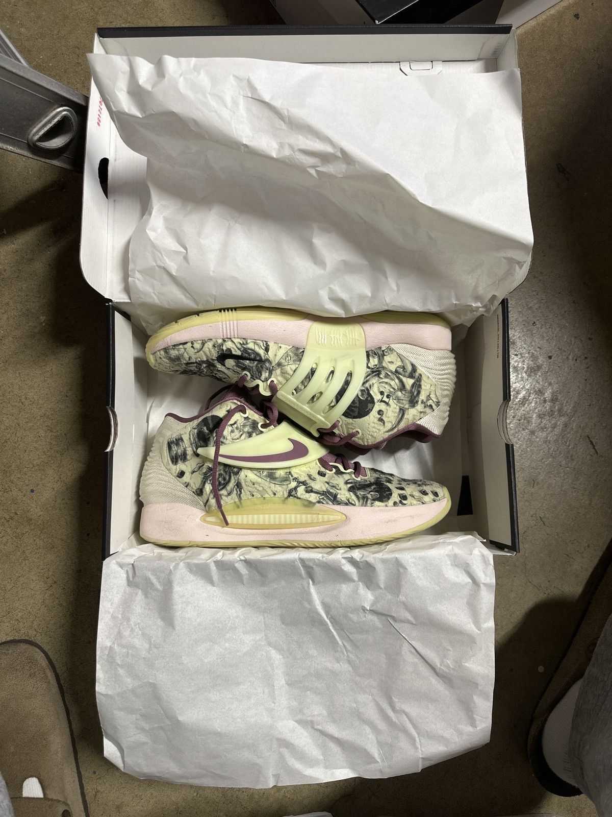 Nike KD14 Surrealism Size US 13 / EU 46 - 9 Thumbnail