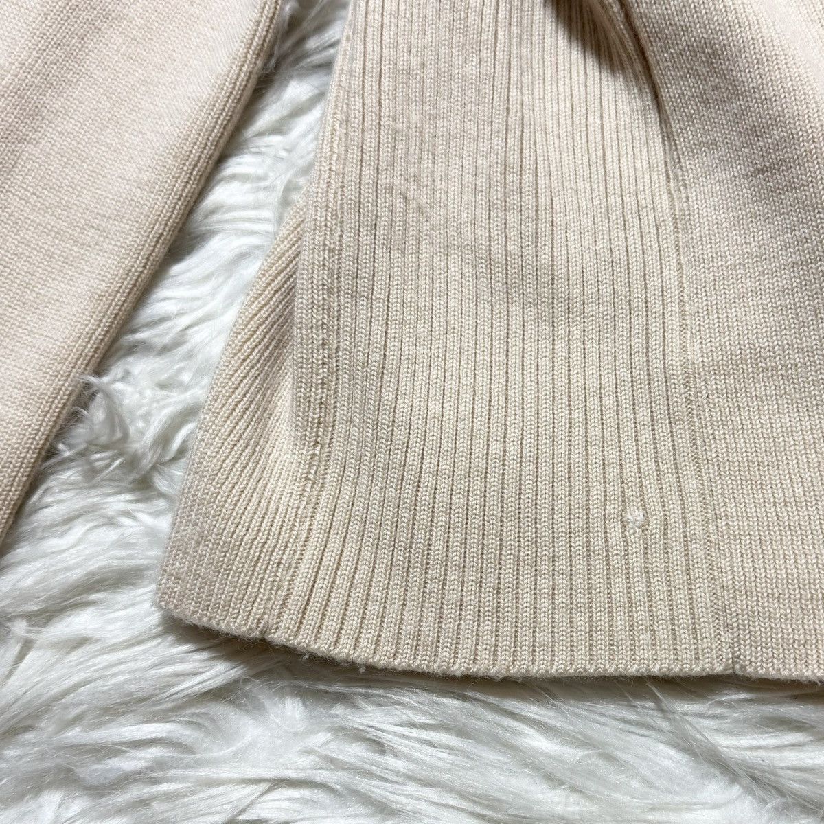 Chanel Authentic Chanel Matelassé Turtleneck Sweater Size S / US 4 / IT 40 - 10 Thumbnail