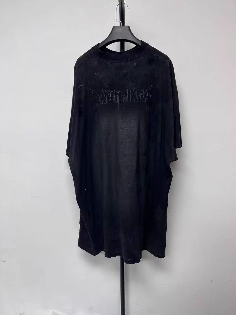 Balenciaga Balenciaga Distressed Logo Oversized Men's Black 4 SS Tee Size US XL / EU 56 / 4 - 2 Thumbnail
