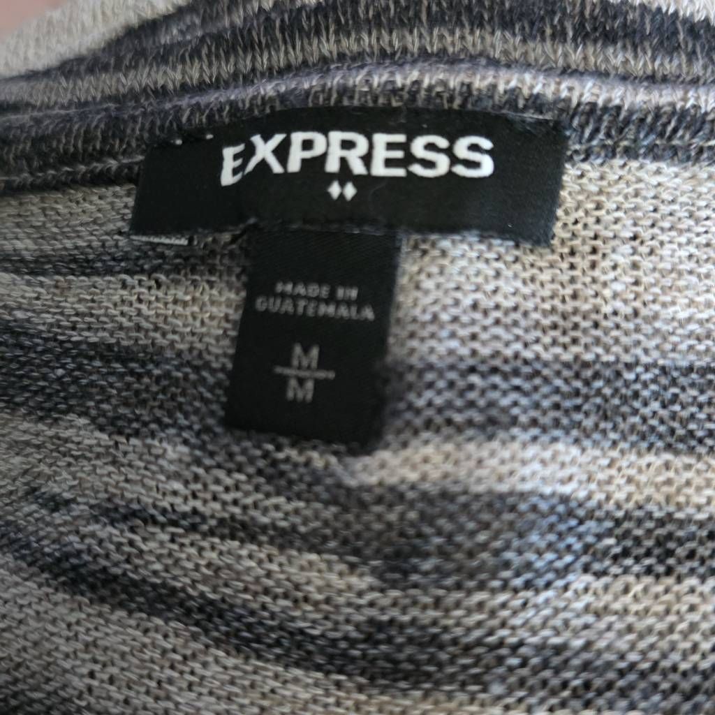 Express Express Women's Size Medium Gray Black Striped V-neck Knit T Size M / US 6-8 / IT 42-44 - 2 Thumbnail