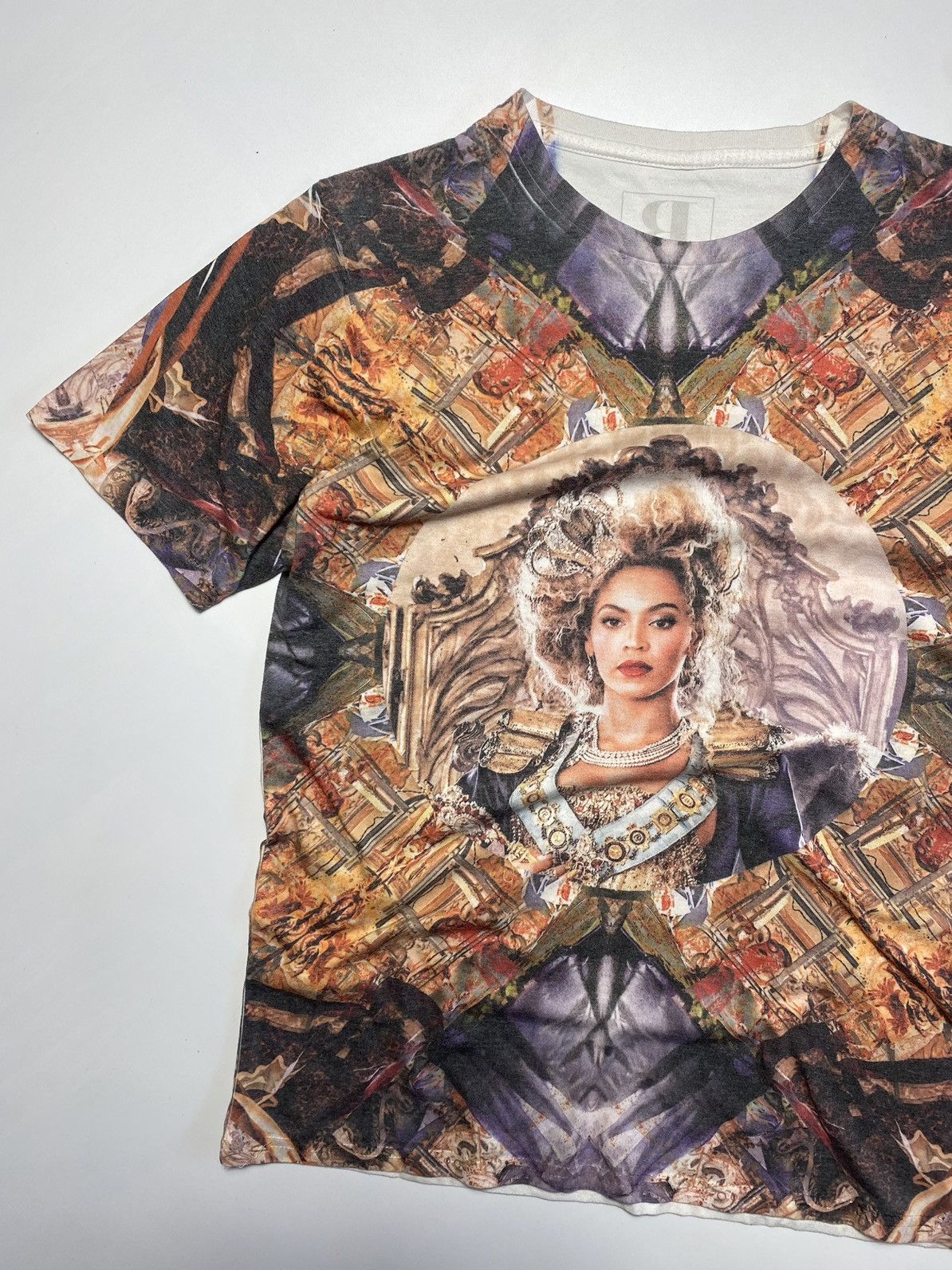 Band Tees Vintage Y2k Beyonce full print t-shirt size S Size US S / EU 44-46 / 1 - 2 Thumbnail