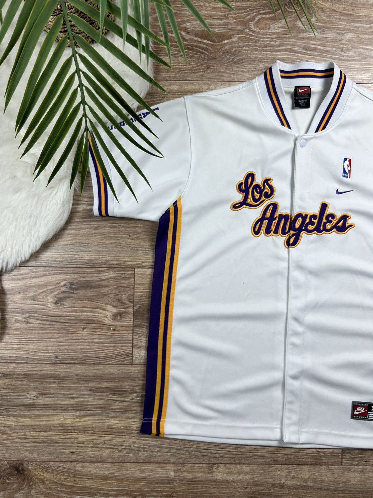 Designer × NBA × Vintage 🏀 90’S NIKE LAKERS VINTAGE LOS ANGELES WARM- UP JERSEY TEE Size US XL / EU 56 / 4 - 2 Thumbnail