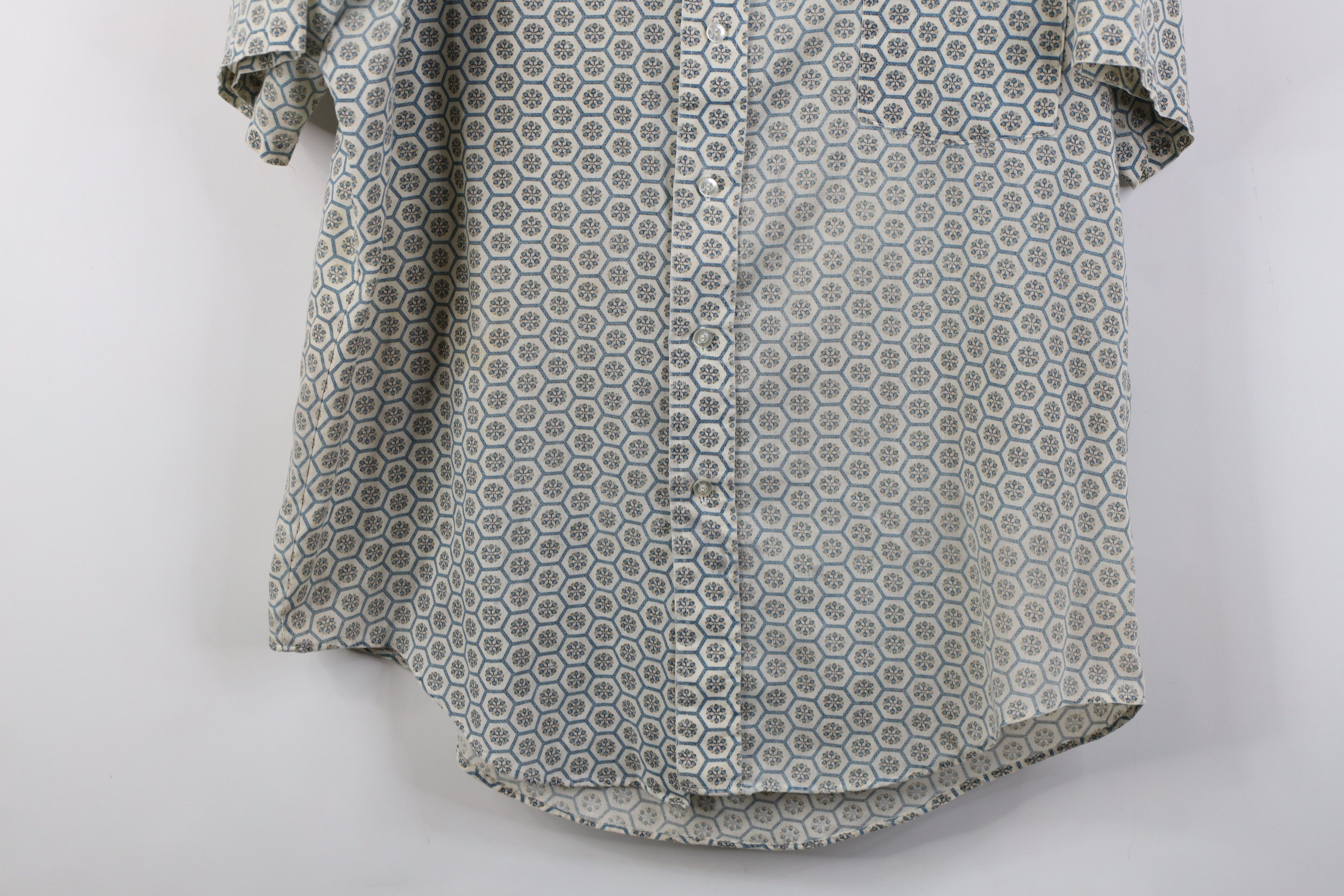 Vintage Vintage 70s Streetwear Geometric Dagger Collar Button Shirt Size US L / EU 52-54 / 3 - 3 Thumbnail