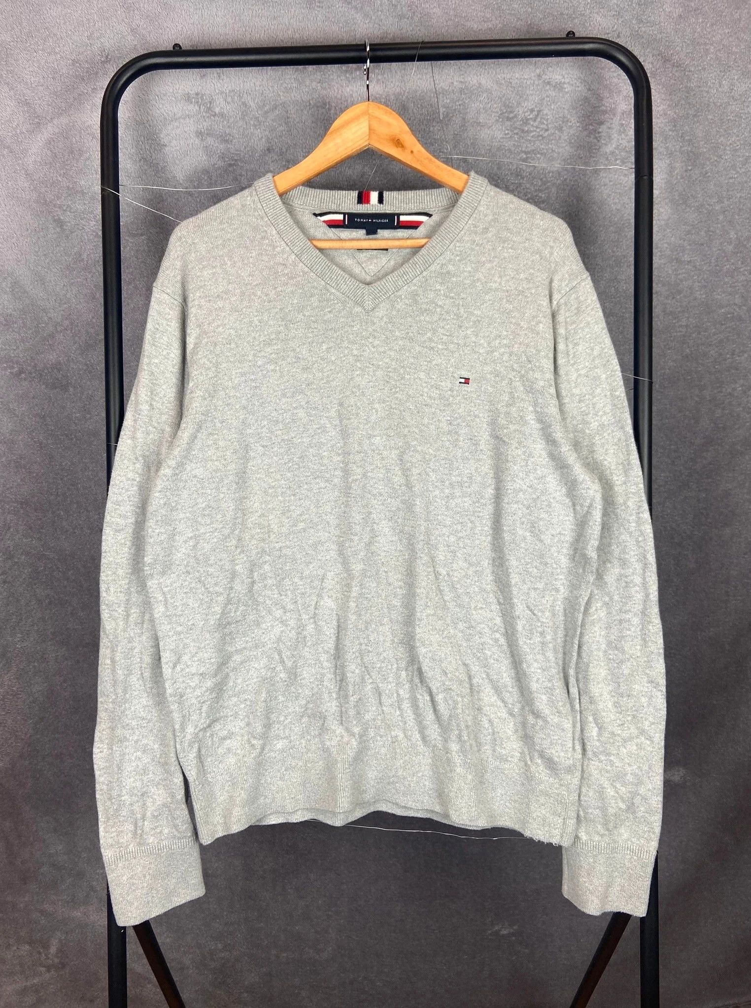 Tommy Hilfiger Grey Tommy Hilfiger Sweater Logo L Size US L / EU 52-54 / 3 - 1 Thumbnail