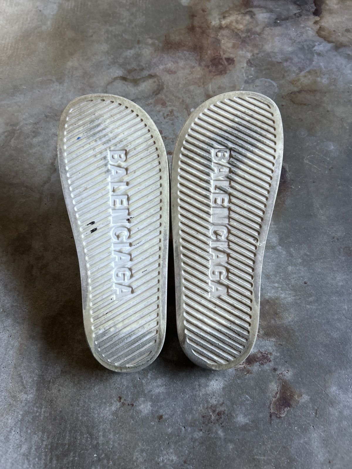 Balenciaga BALENCIAGA PARIS POOL SLIDES - PARIS EDITION Size US 9 / EU 42 - 5 Thumbnail