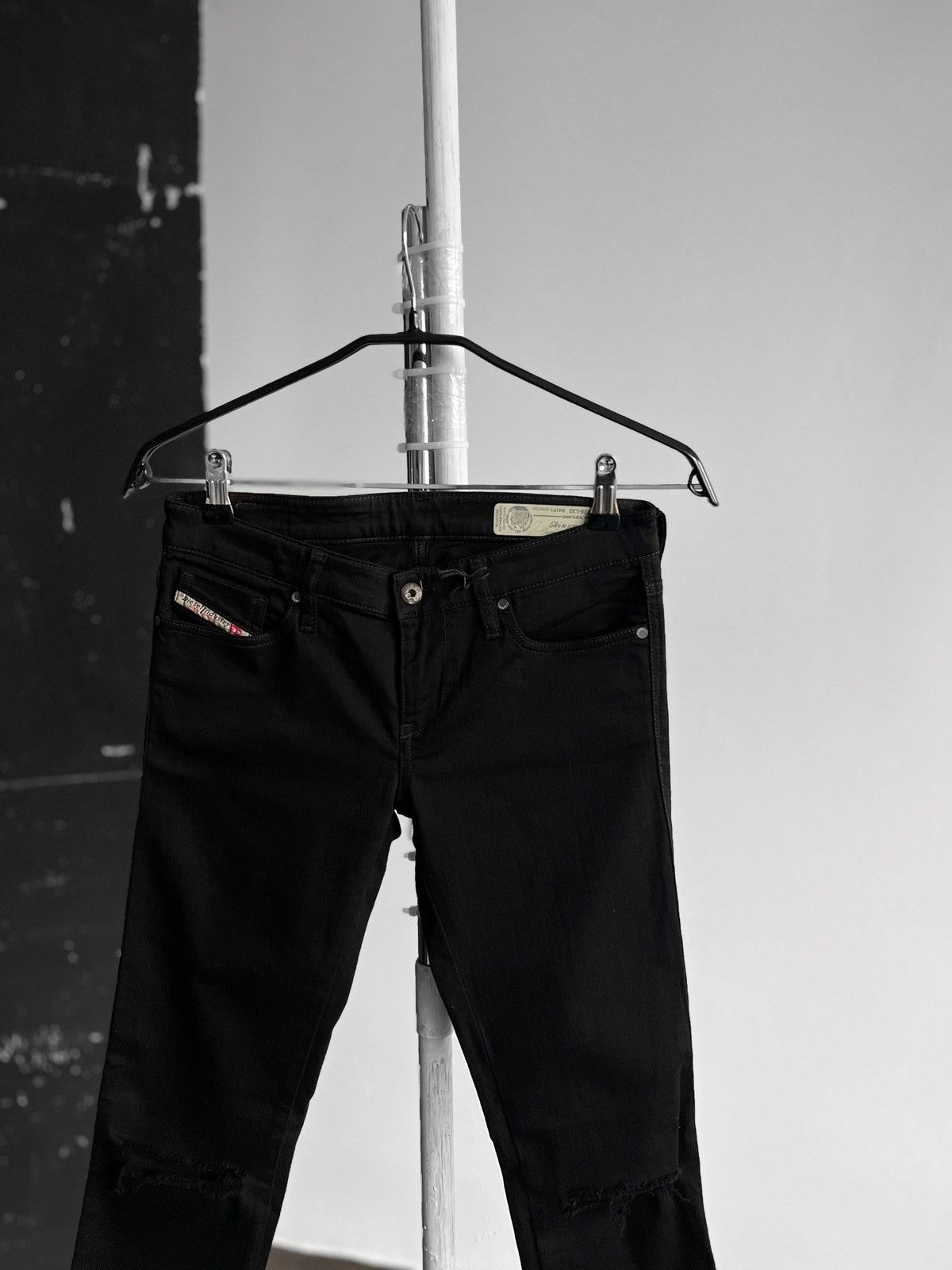 Designer × Diesel Diesel Wmns Skinzee-Low R41F1 Super Slim Skinny Black Jeans Size 28" / US 6 / IT 42 - 5 Thumbnail