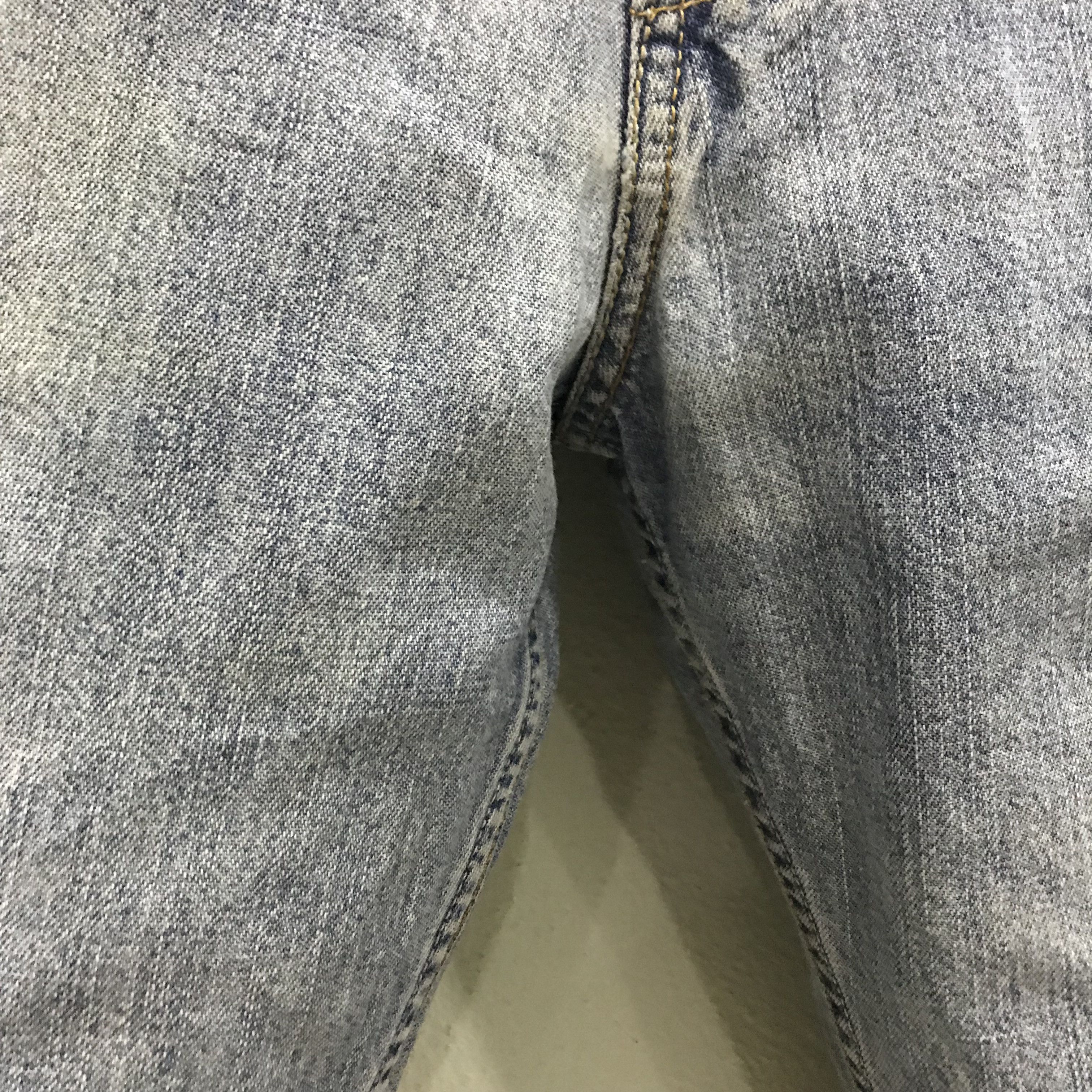 Levi's Vintage Levi’s 569 Loose Straight Light Wash Distressed Size US 34 / EU 50 - 7 Thumbnail