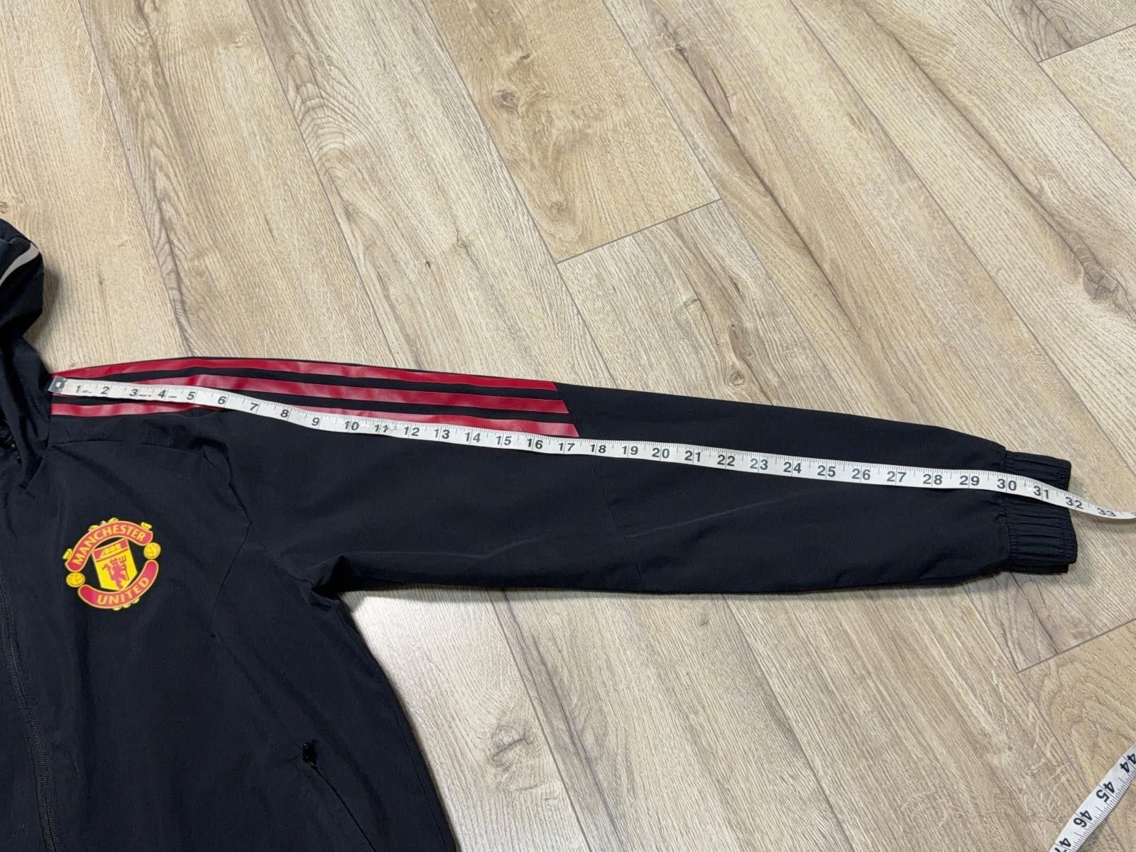 Adidas Mens Adidas Manchester United 2022 2023 Windbreaker Jacket Size US S / EU 44-46 / 1 - 10 Thumbnail