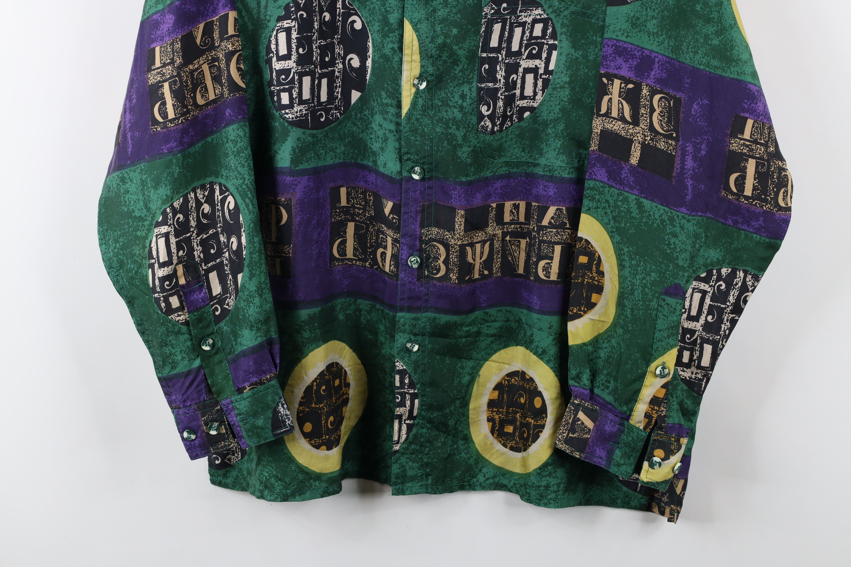 Vintage Vintage 90s Streetwear Geometric Silk Collared Button Shirt Size US M / EU 48-50 / 2 - 3 Thumbnail