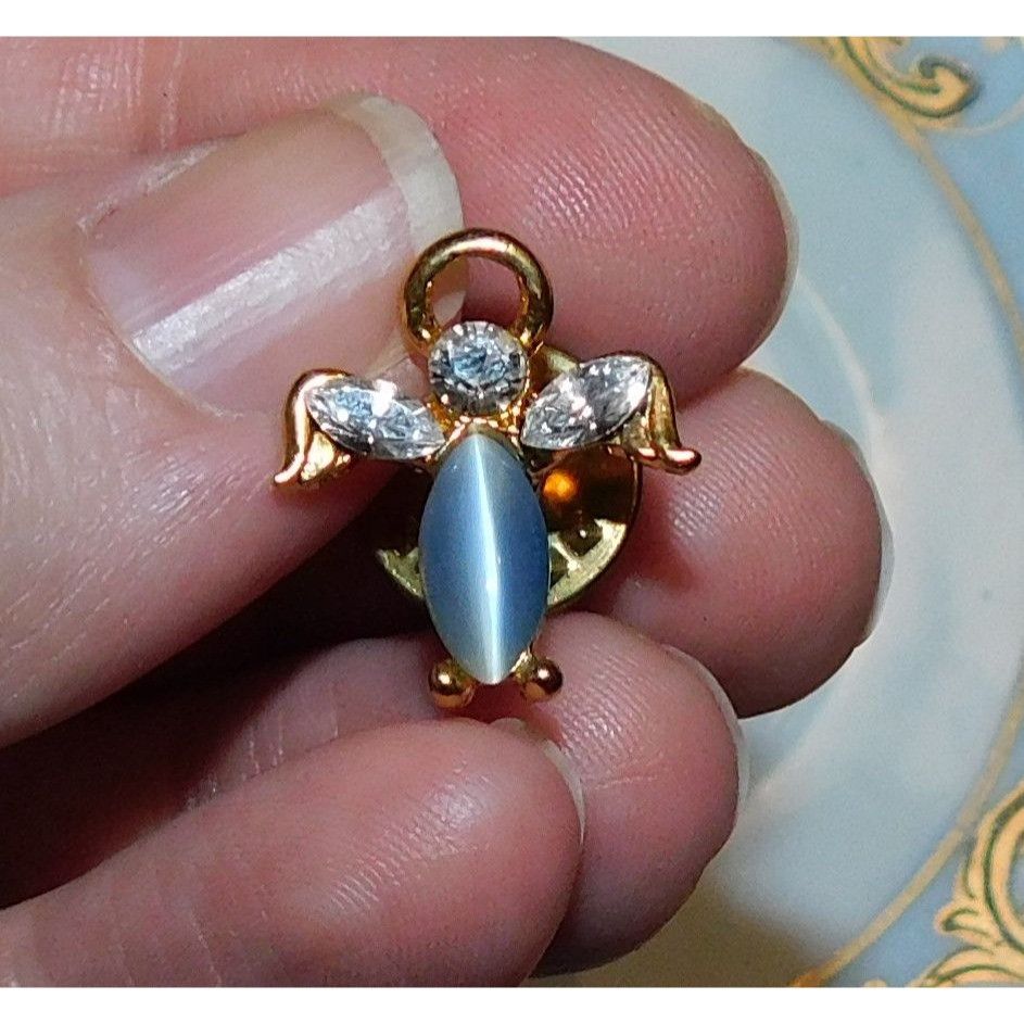 Other Vintage Blue And Gold Tone Angel Lapel Pin Size ONE SIZE - 2 Thumbnail
