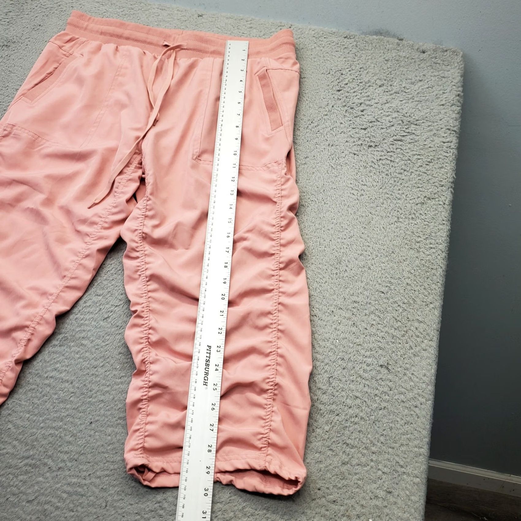 Vintage Ultra Performance Cropped Pants Womens 1X Pink Ruched Drawstring Stretch Pockets Breathable Easy Care Slit? Size 40" / US 18 - 4 Thumbnail