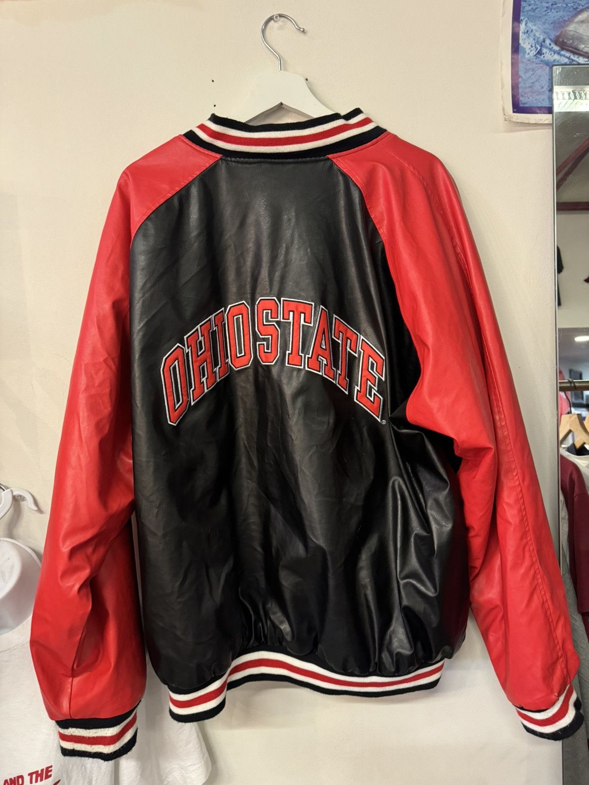Steve And Barrys × Vintage Vintage Black and Red Ohio State Buckeyes Leather Jacket Size US XXL / EU 58 / 5 - 3 Thumbnail