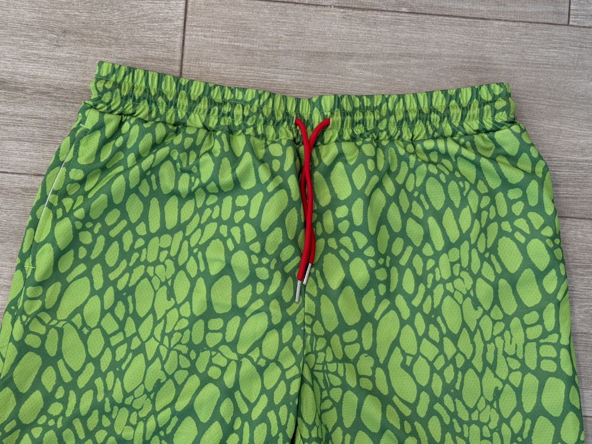 Other Men's Bigger Than Basketball Grinch Mesh Shorts Green Sz XL Size US 36 / EU 52 - 3 Thumbnail