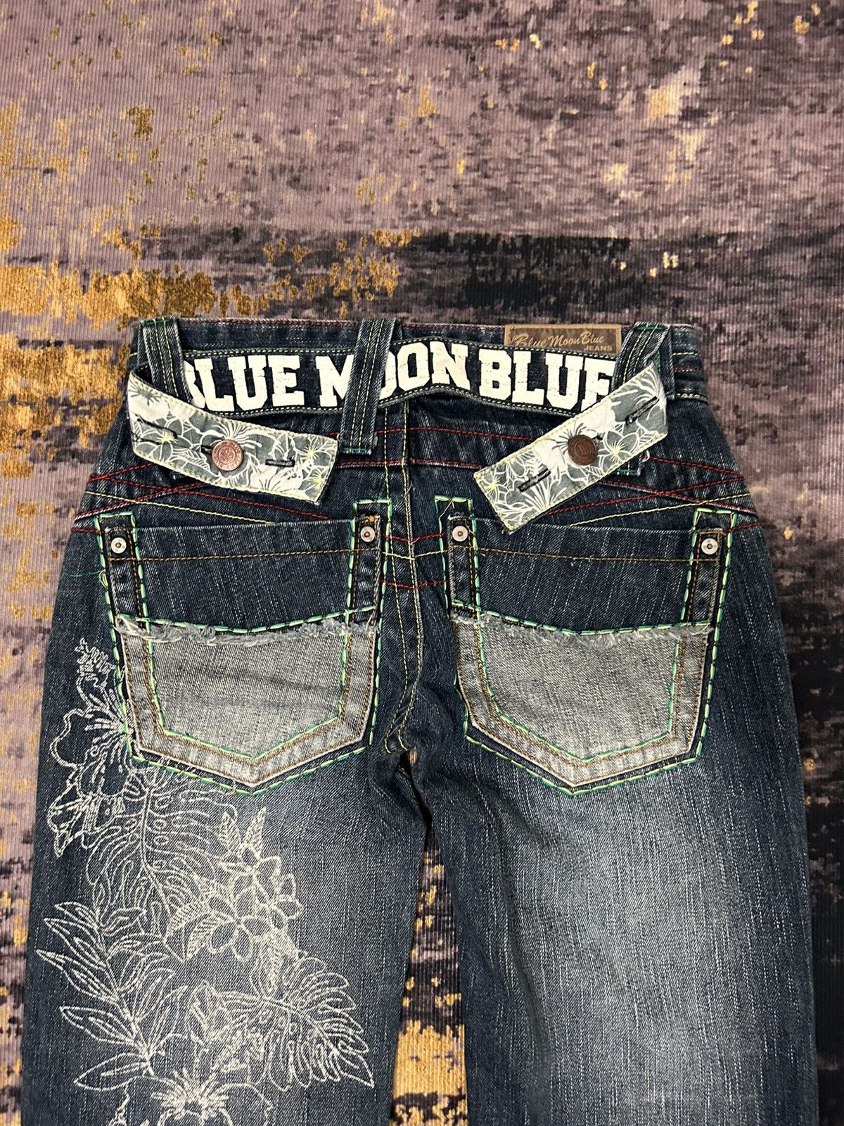 Japanese Brand Blue Moon Blue Buckle Back Flower Jeans Size US 29 - 7 Thumbnail