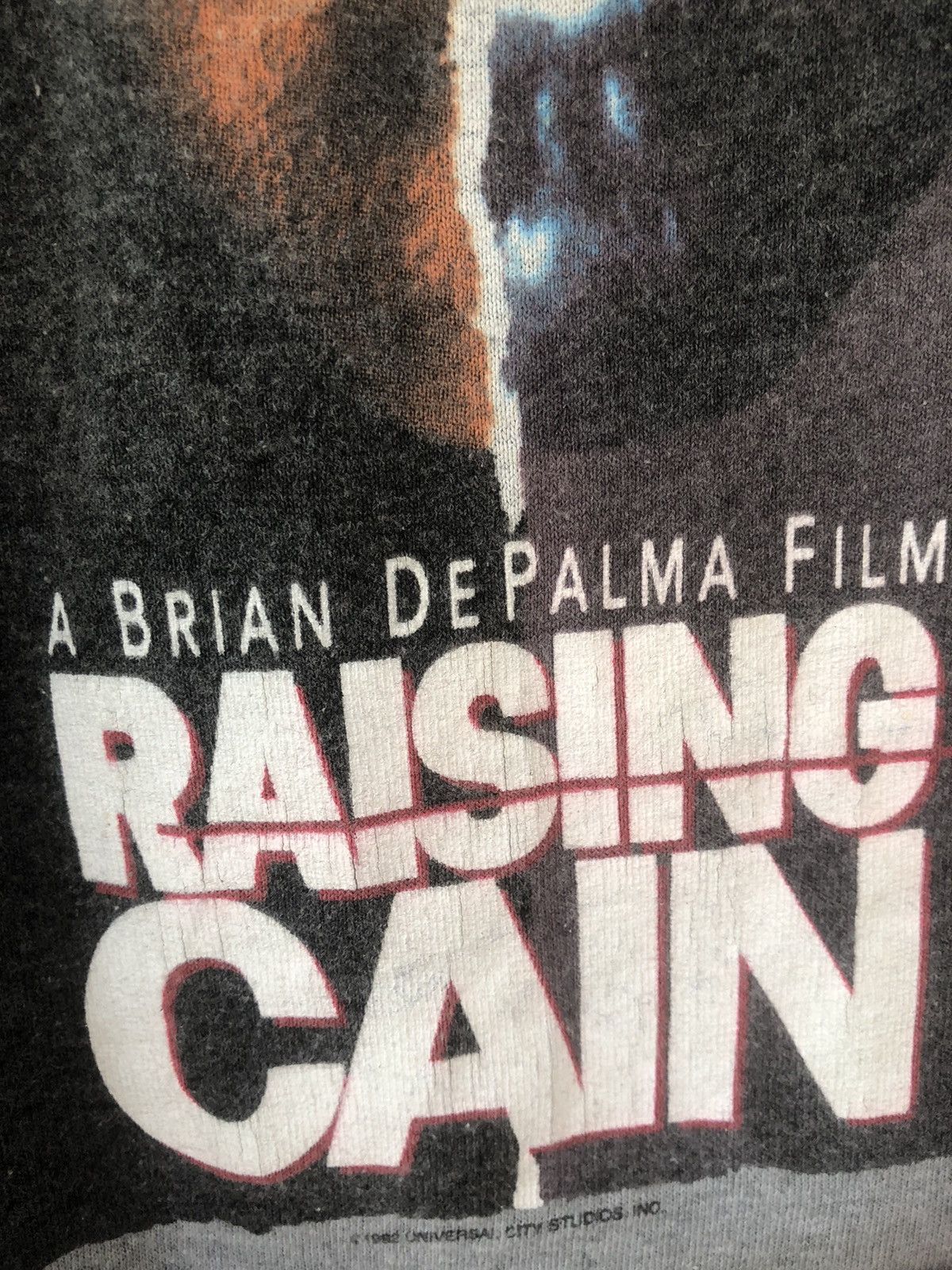 Expert Horror × Vintage Vintage 90s RAISiNG CAIN Thriller Horror Movie Size US XL / EU 56 / 4 - 5 Thumbnail