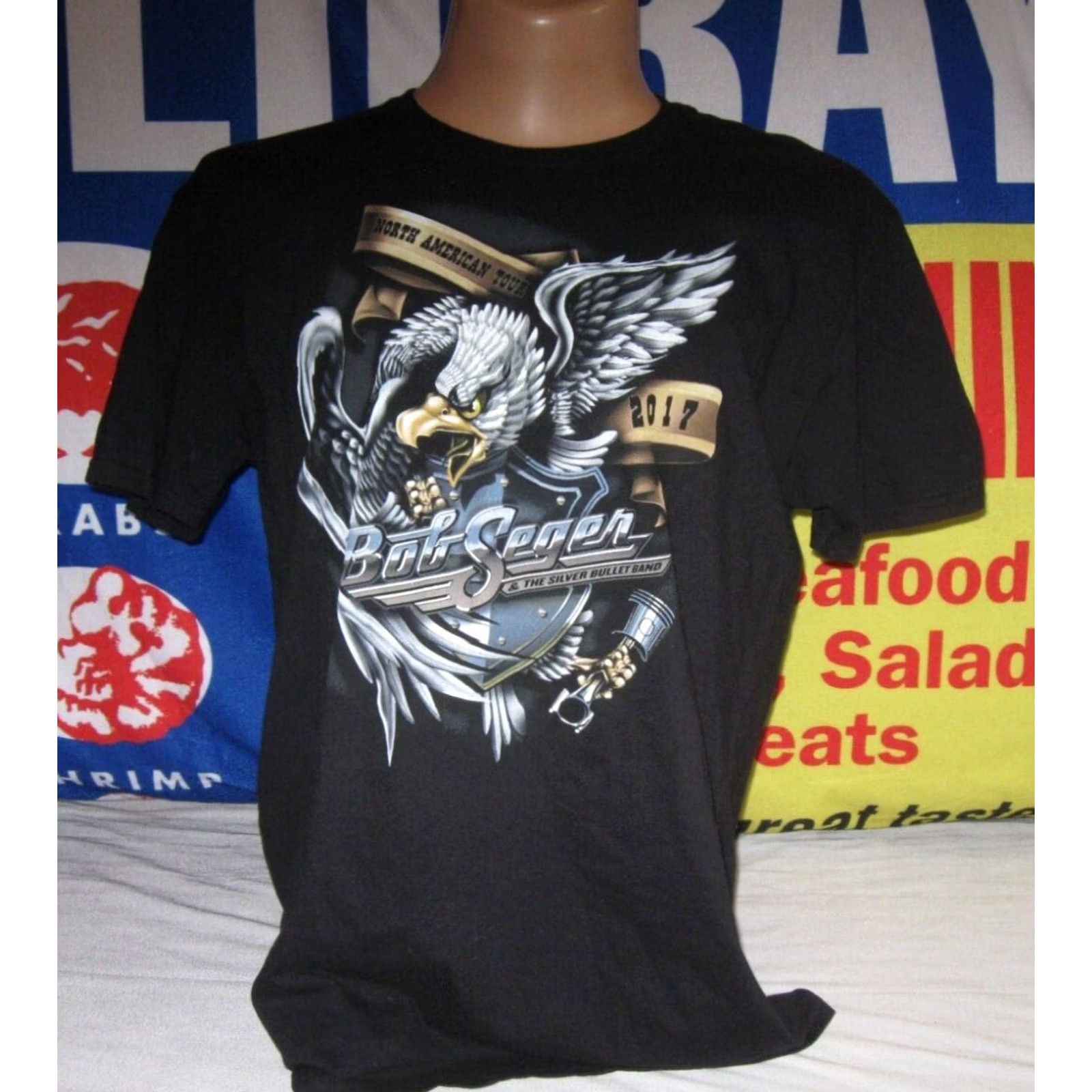 Gildan BOG SEGER The Silver Bullet Band Club Shirt Mens XL USA Rock & Roll 2017 TOUR Size US XL / EU 56 / 4 - 2 Thumbnail