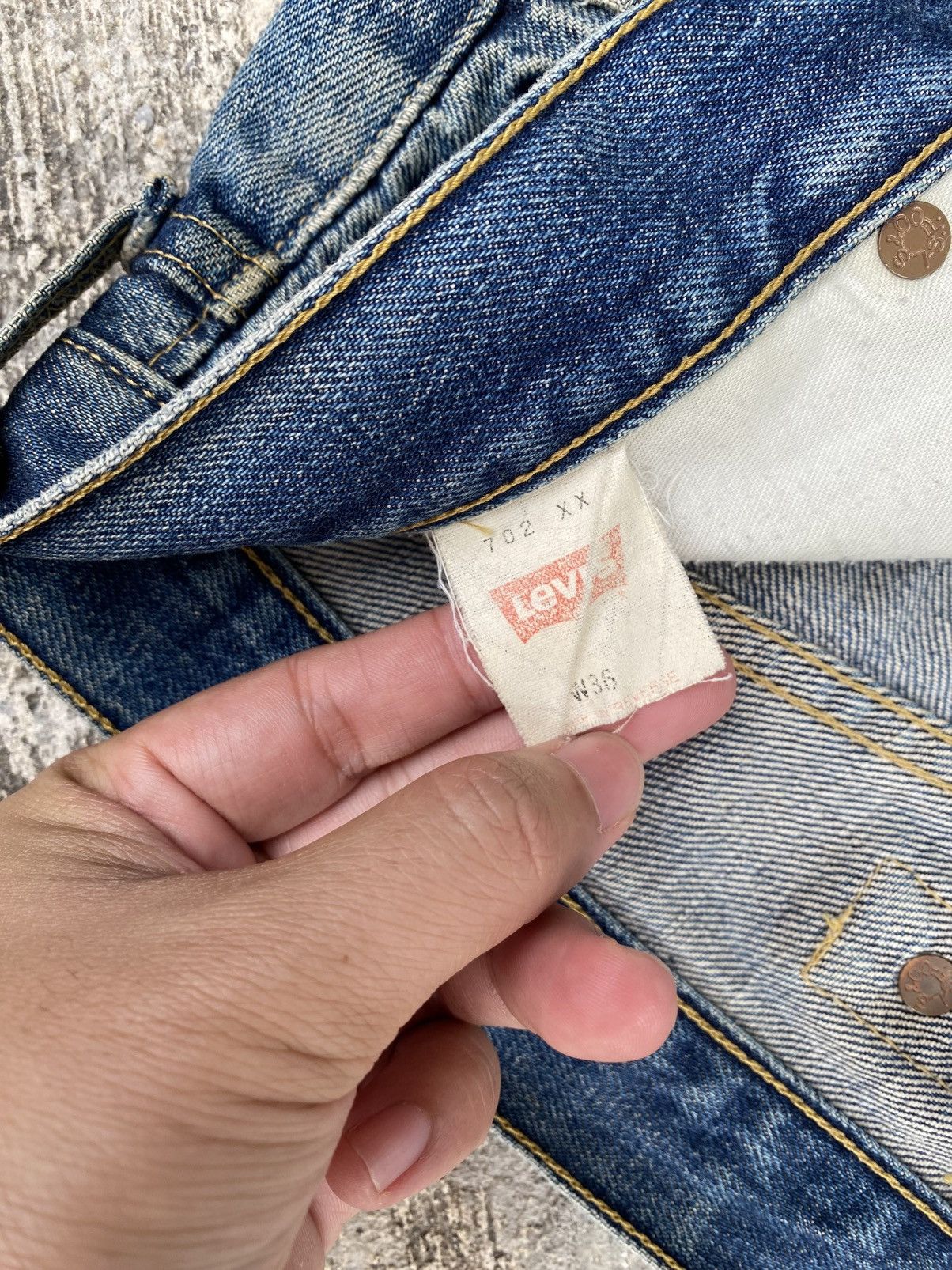 Other Vintage 90s levis 702 bunckle back big E selvedge distressed Size US 34 / EU 50 - 7 Thumbnail