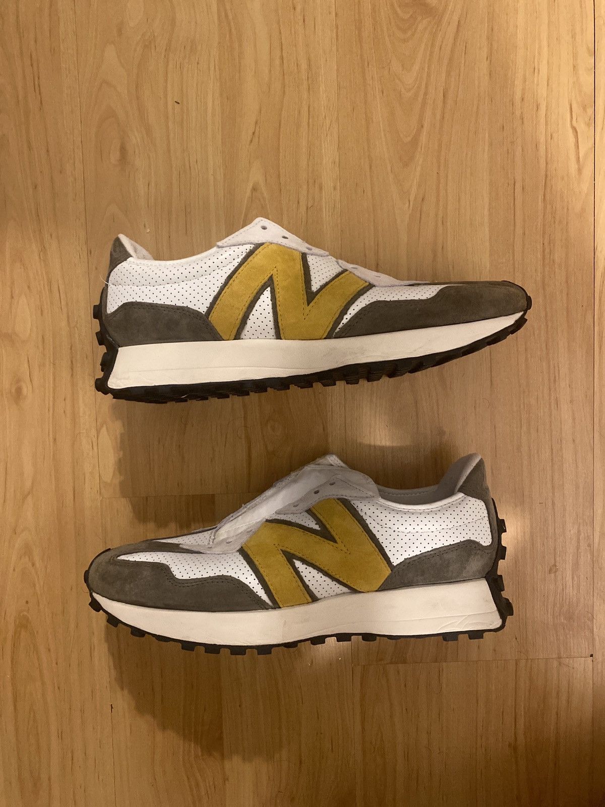New Balance New balance intelligent choice 327 Size US 10 / EU 43 - 1 Thumbnail