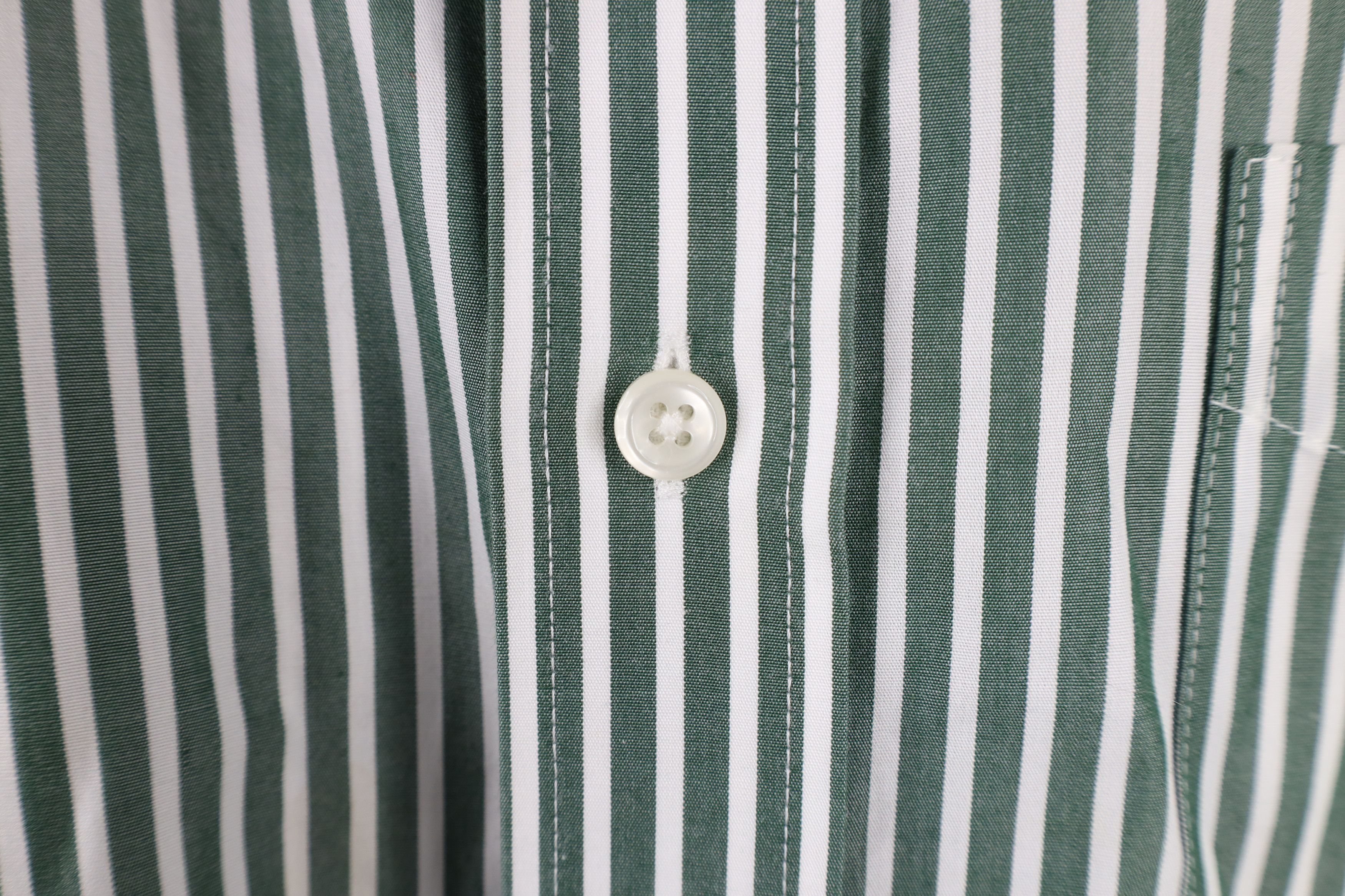 L.L. Bean Vintage LL Bean Wrinkle Resistant Short Sleeve Button Shirt Size US XL / EU 56 / 4 - 6 Thumbnail